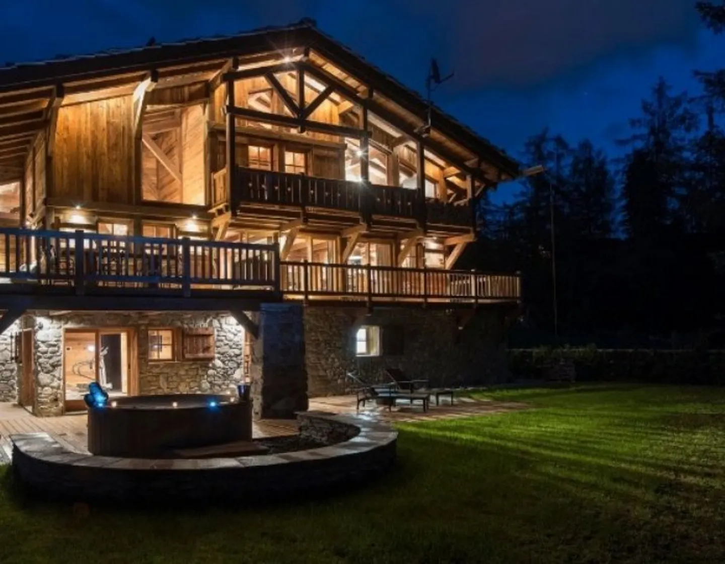 Luxury Chalet with Mountain Views - Photo 2 of 3