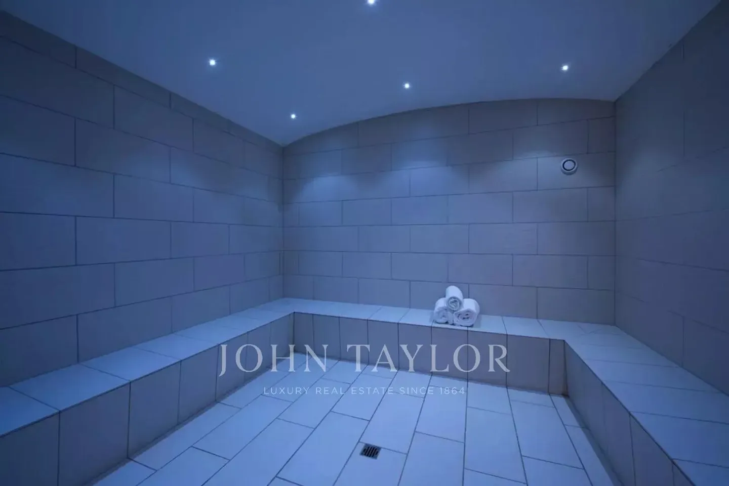 MODERN PENTHOUSE | 4 BEDROOMS | 8 BEDS | CENTER OF VERBIER - Photo 10 of 13