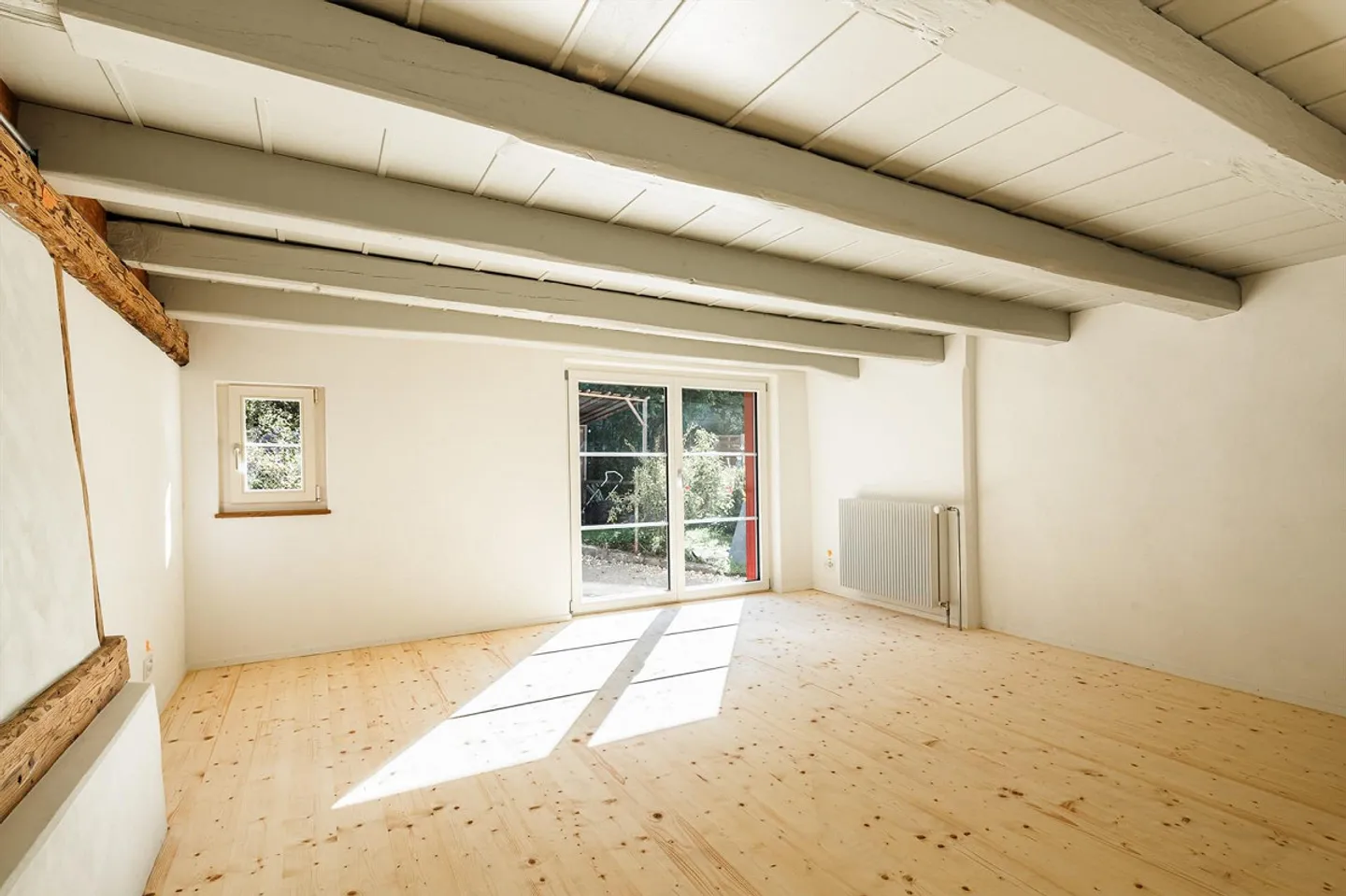 Moderne denkmalpflegerische 3.5 Wohnung in Zell (ZH) mit Garten - Photo 1 sur 11
