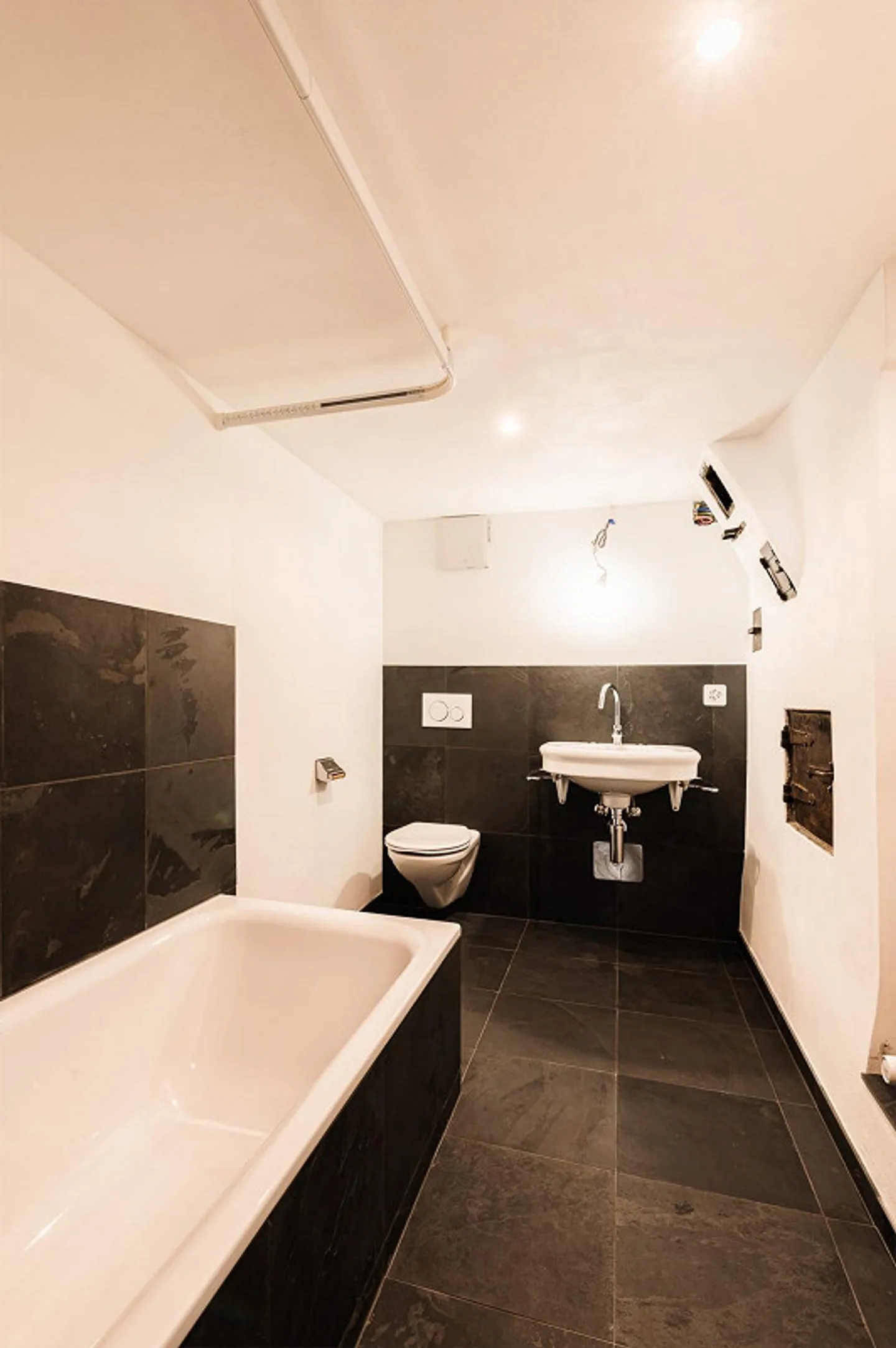 Moderne denkmalpflegerische 3.5 Wohnung in Zell (ZH) mit Garten - Photo 4 sur 11
