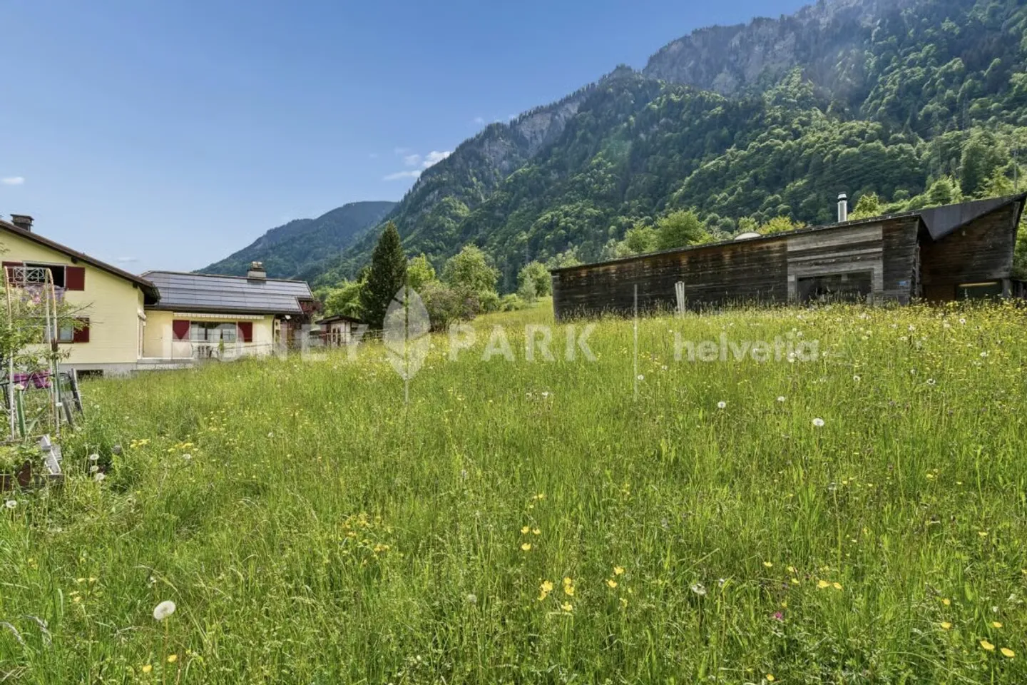 Propriété de projet avec potentiel de nouvelle construction et bâtiment existant directement à la gare - Photo 10 sur 12