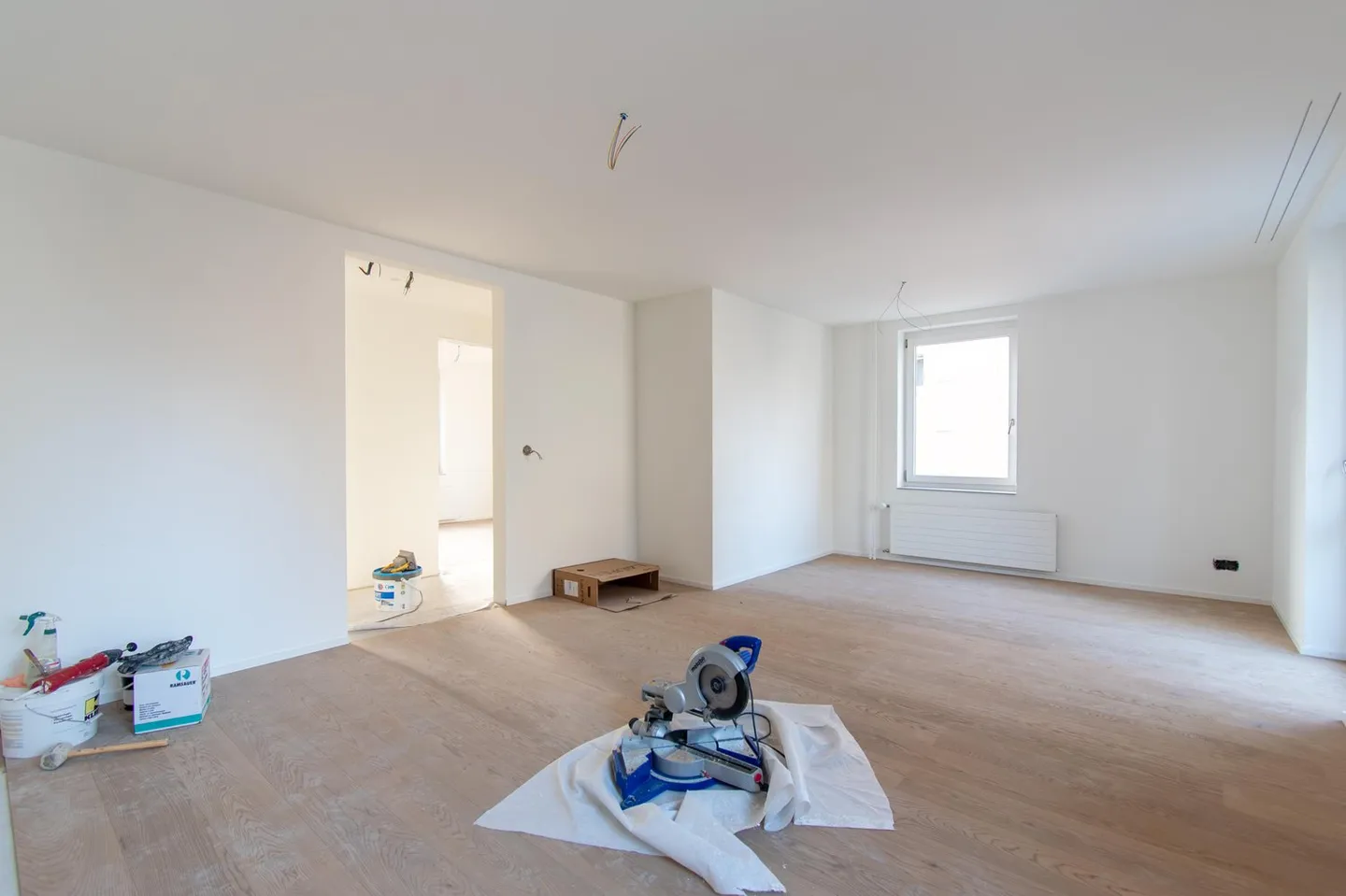 Grosszügige, renovierte 2.5 Zimmer-Wohnung mit Balkon - Foto 4 von 13