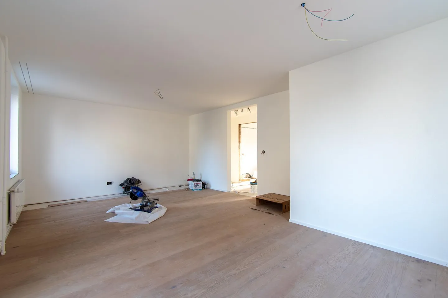 Grosszügige, renovierte 2.5 Zimmer-Wohnung mit Balkon - Foto 5 von 13
