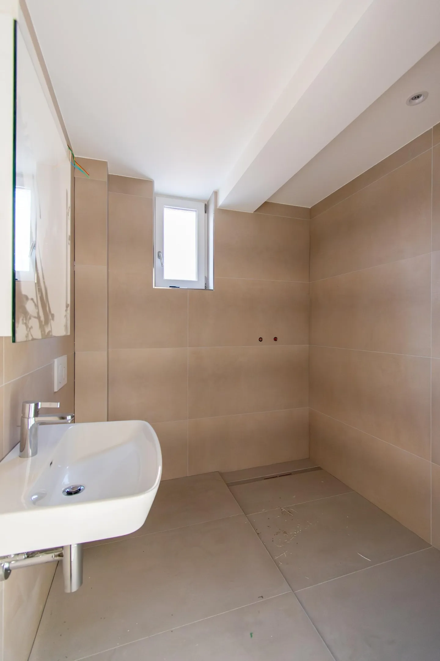 Grosszügige, renovierte 2.5 Zimmer-Wohnung mit Balkon - Foto 7 von 13
