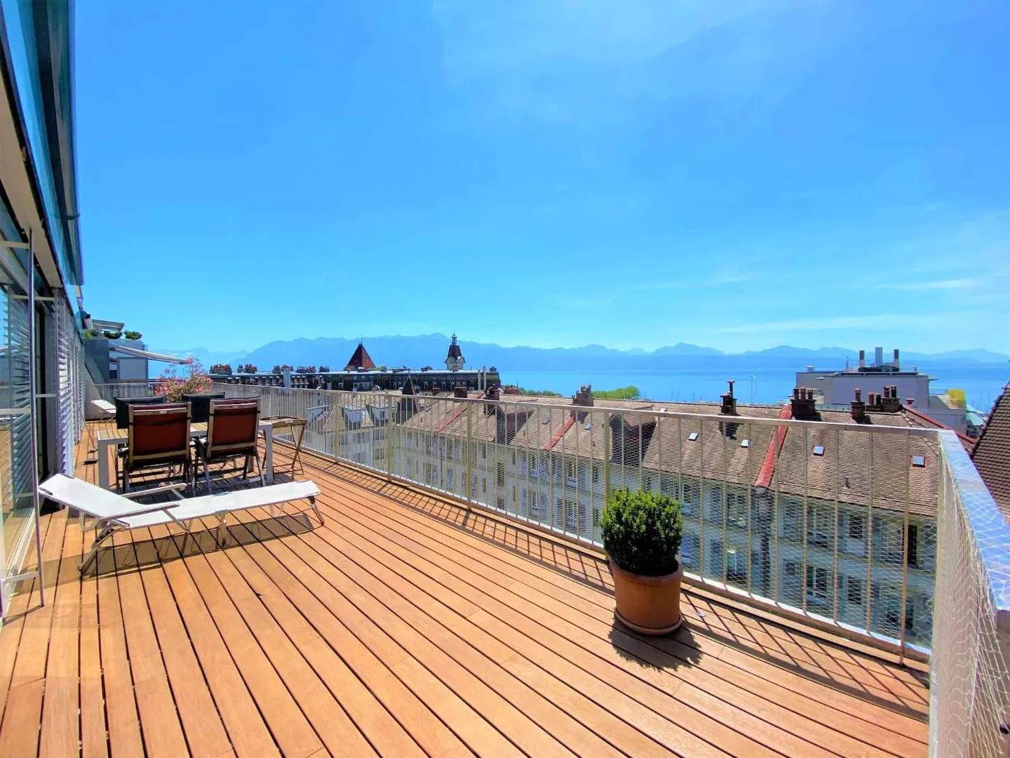 3.5 Room Apartment with High Standard and Breathtaking View of Lake Geneva - Photo 1 of 11