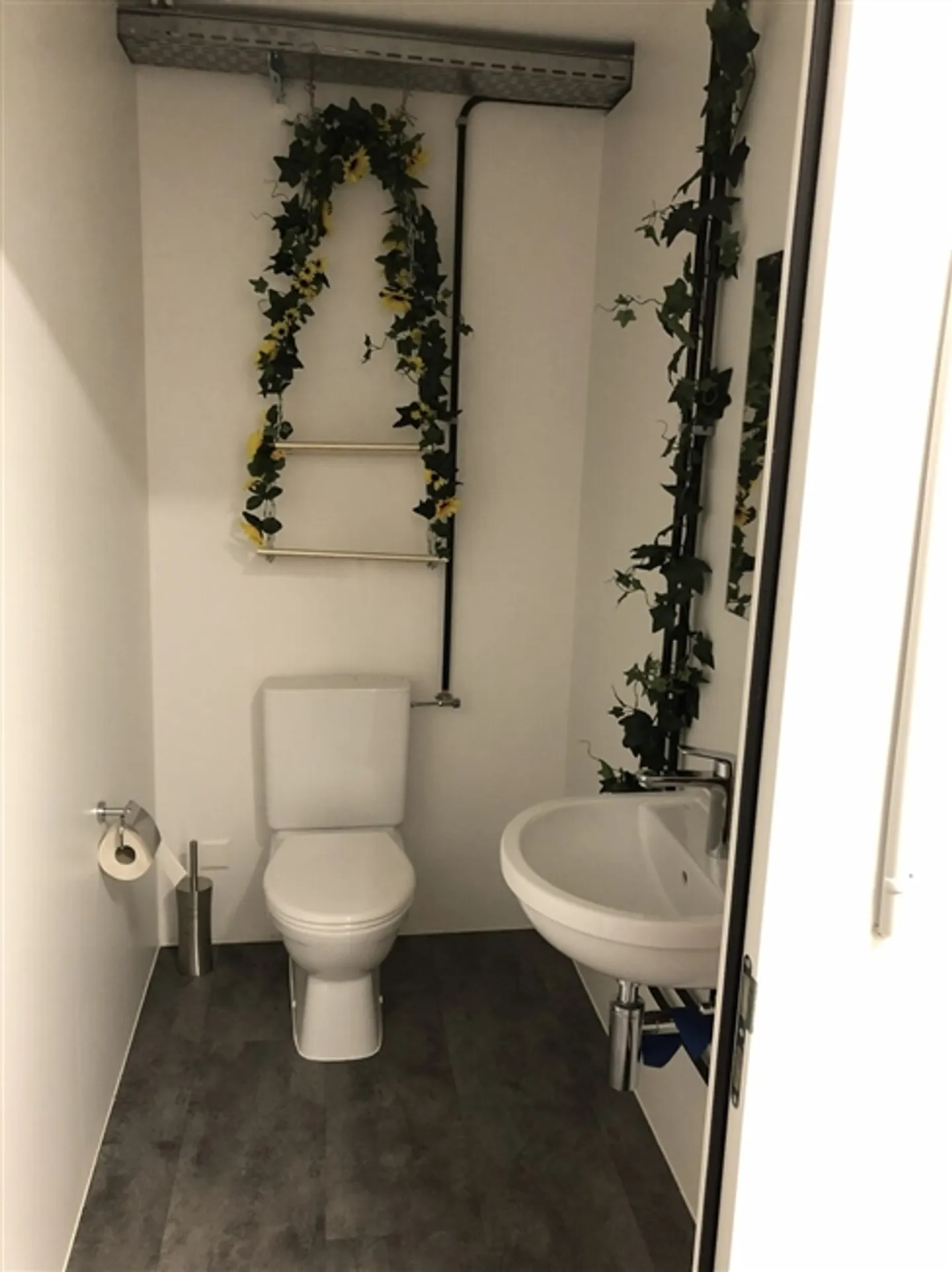 «praktisch - zentral - kundenfreundlich» - Foto 3 von 5