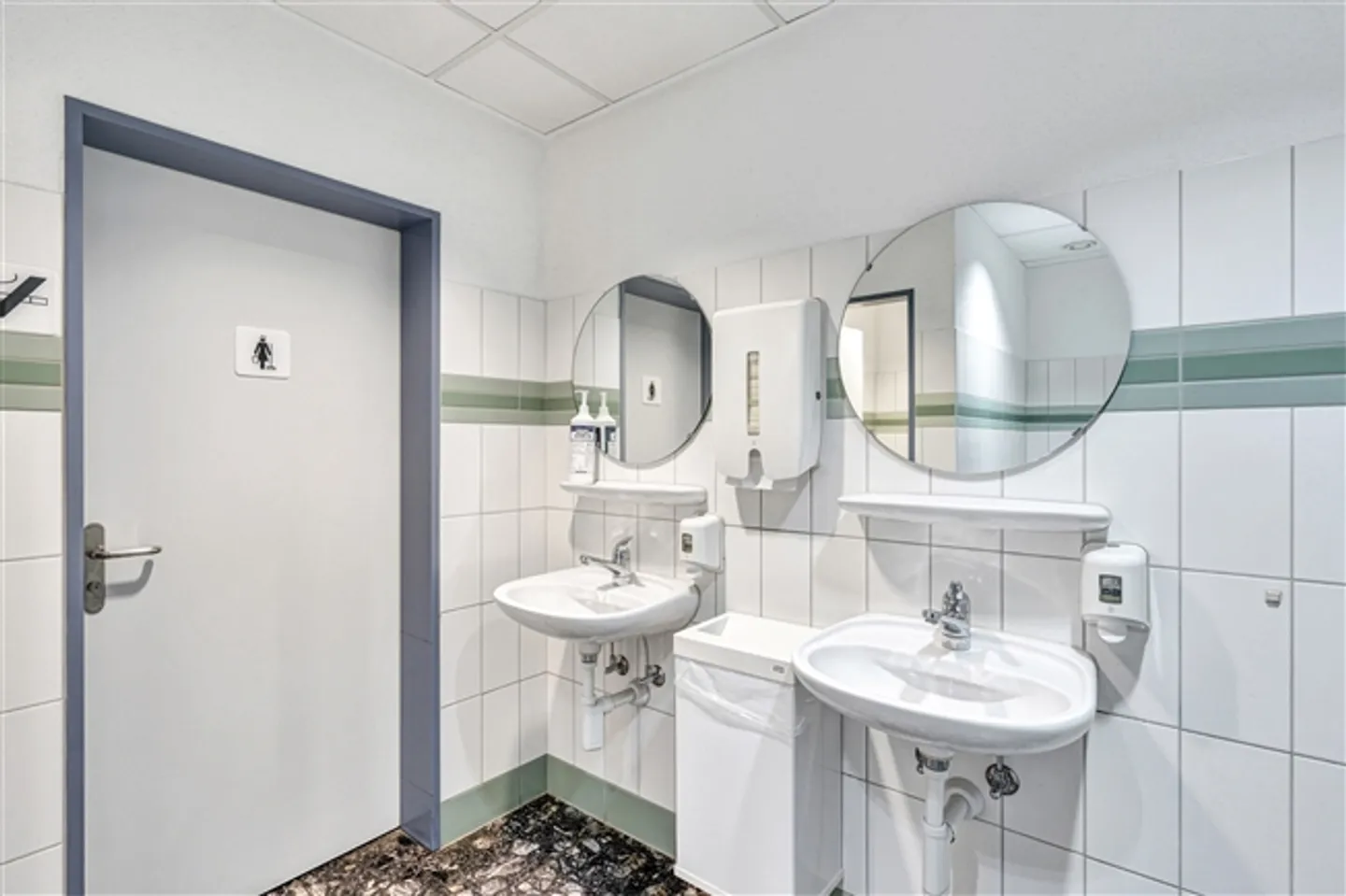 Espaces de pratique/bureau/commerciaux - Photo 8 sur 8
