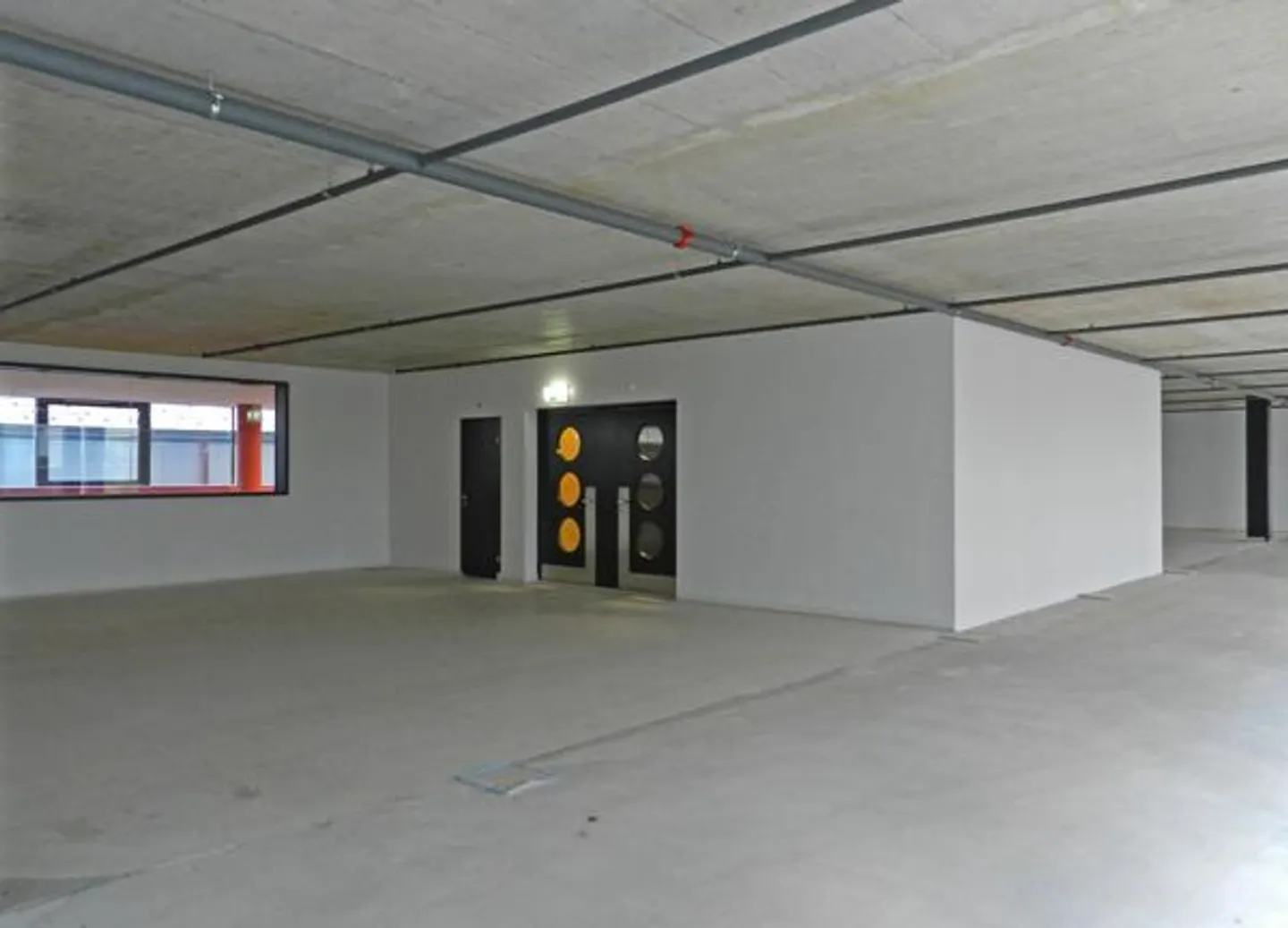 Espace de bureau moderne dans un emplacement attrayant à Zurich Albisrieden - Photo 4 sur 7