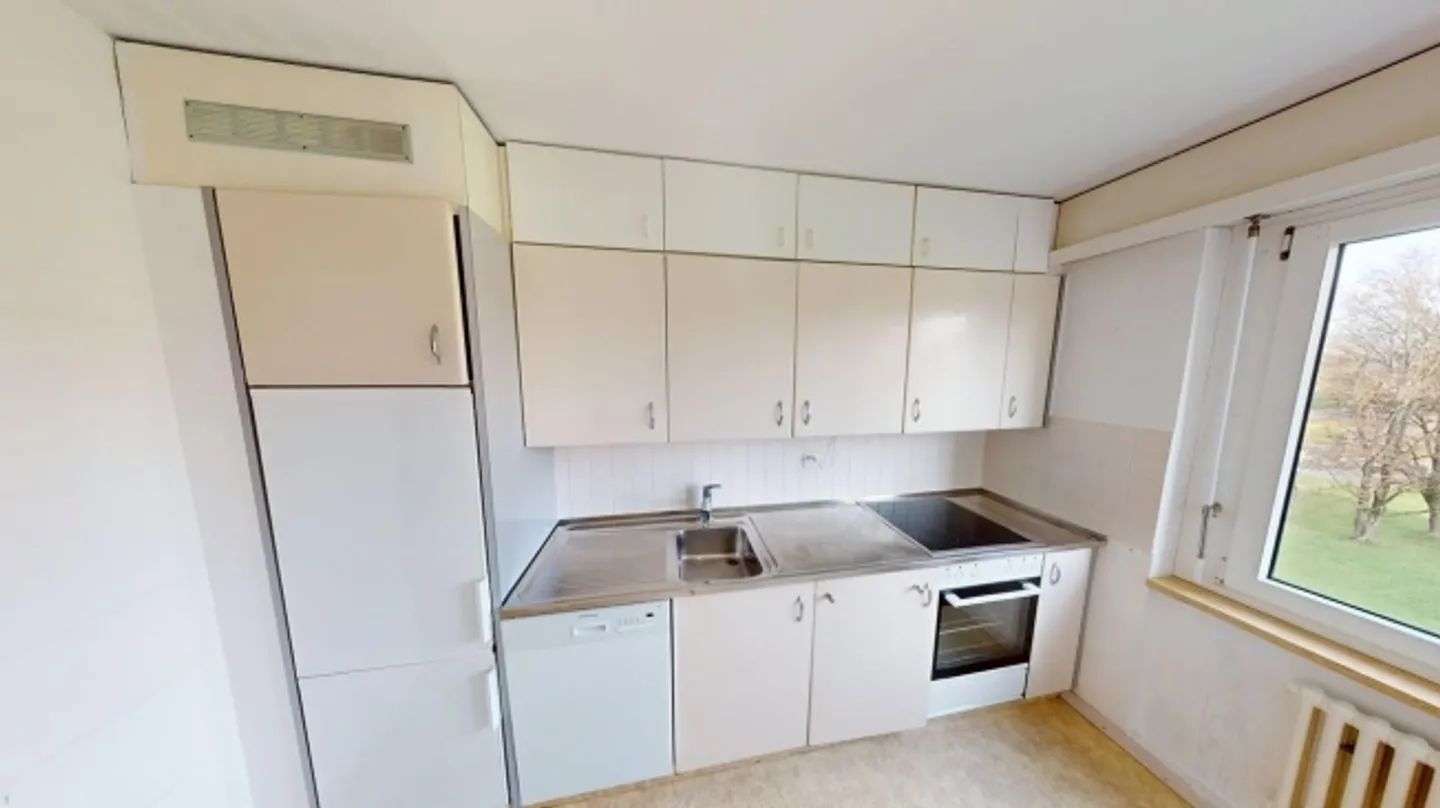 Ampio appartamento con 4 stanze vicino alla città di Basilea disponibile fino al 30 aprile 2026 - Foto 4 di 11