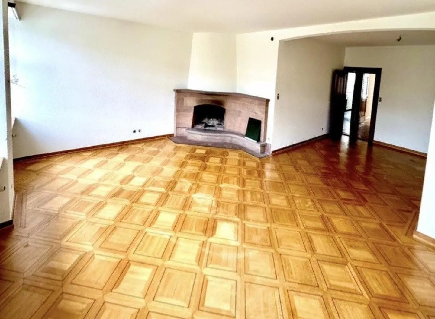 Dreamlike apartment with fireplace directly on the Rhine - Photo 4 of 12