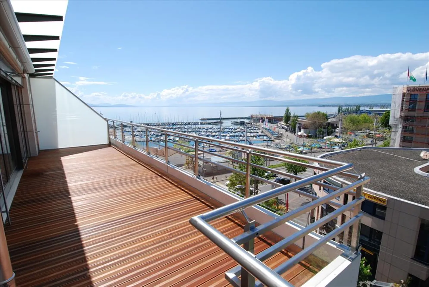 Magnifique et luxueux appartement de 2,5 pièces à OUCHY, avec une vue magnifique - Photo 1 sur 8