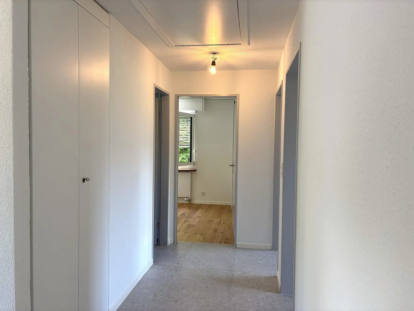 Maison individuelle 5.5 fraîchement rénovée dans un emplacement ensoleillé - Photo 5 sur 19