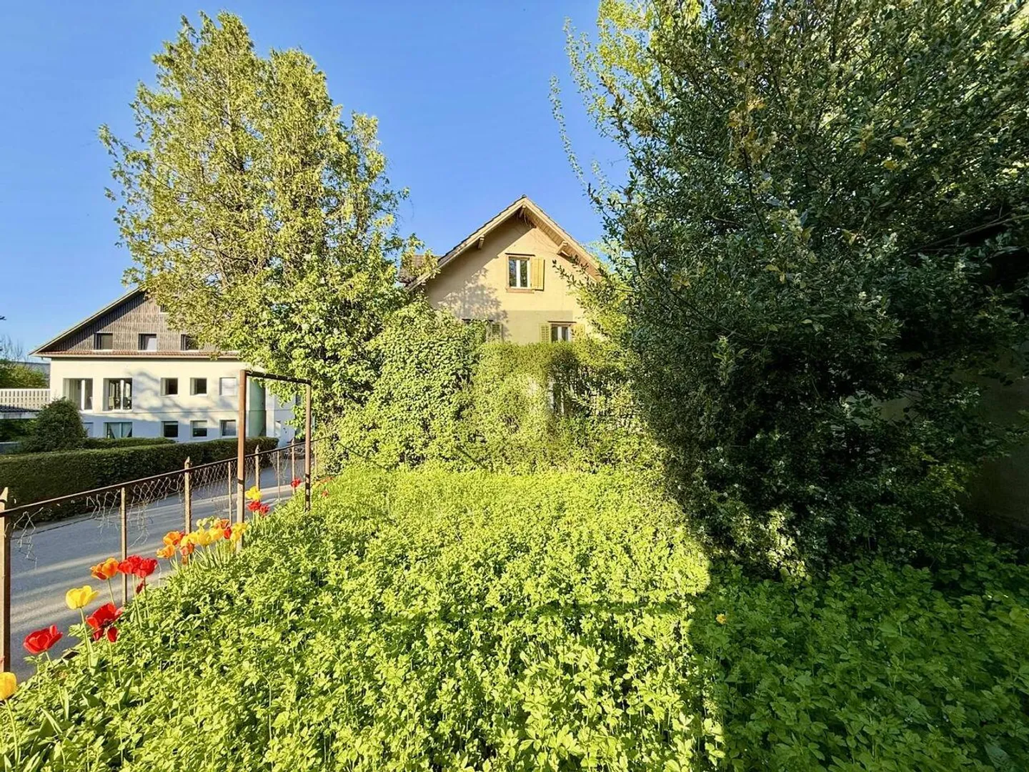 GRANDE OPPORTUNITÀ DI RISTRUTTURAZIONE CON MOLTO SPAZIO - Foto 2 di 5