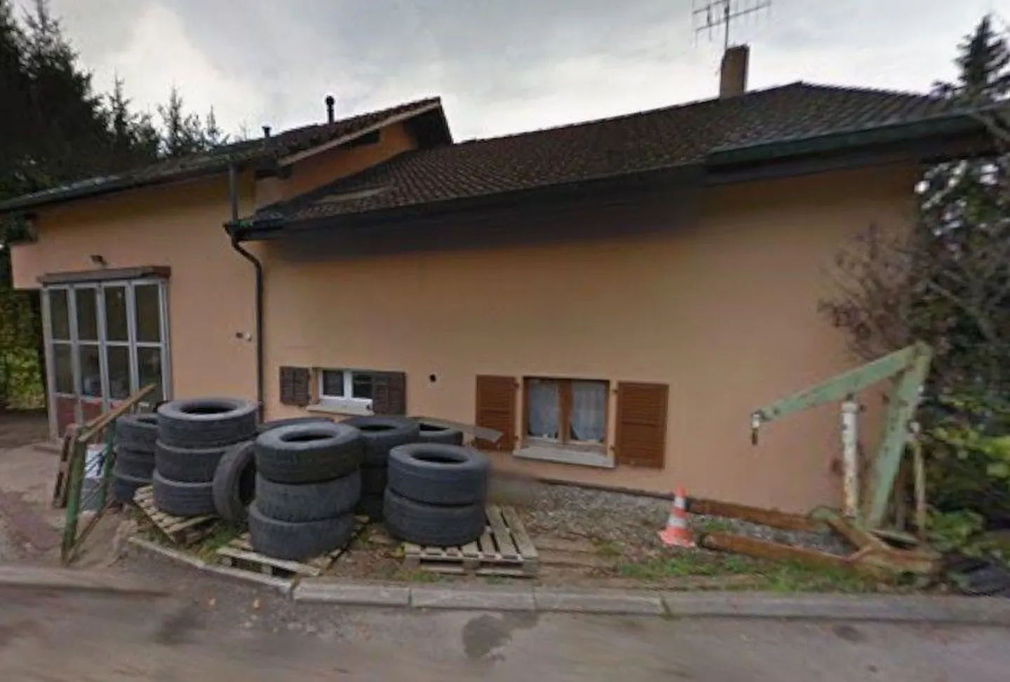 Family house with swimming pool - Photo 3 of 13