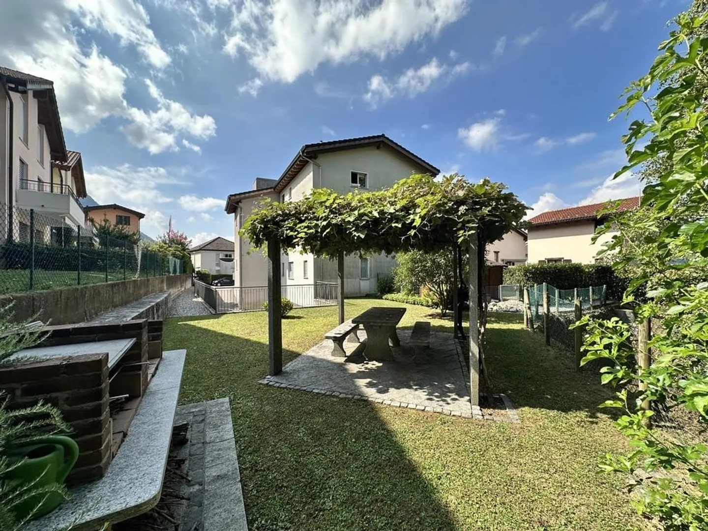 CURATO E MODERNO 3.5  A VILLA LUGANESE CON GRANDE TERRAZZA - Photo 1 of 13