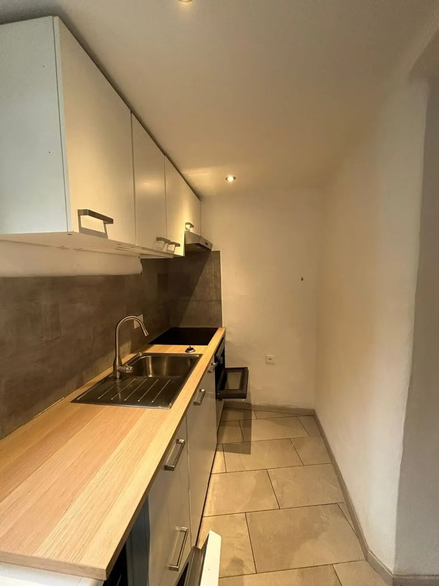 Renovated multi-family house with 3 apartments in the center of Cevio - Photo 20 of 24