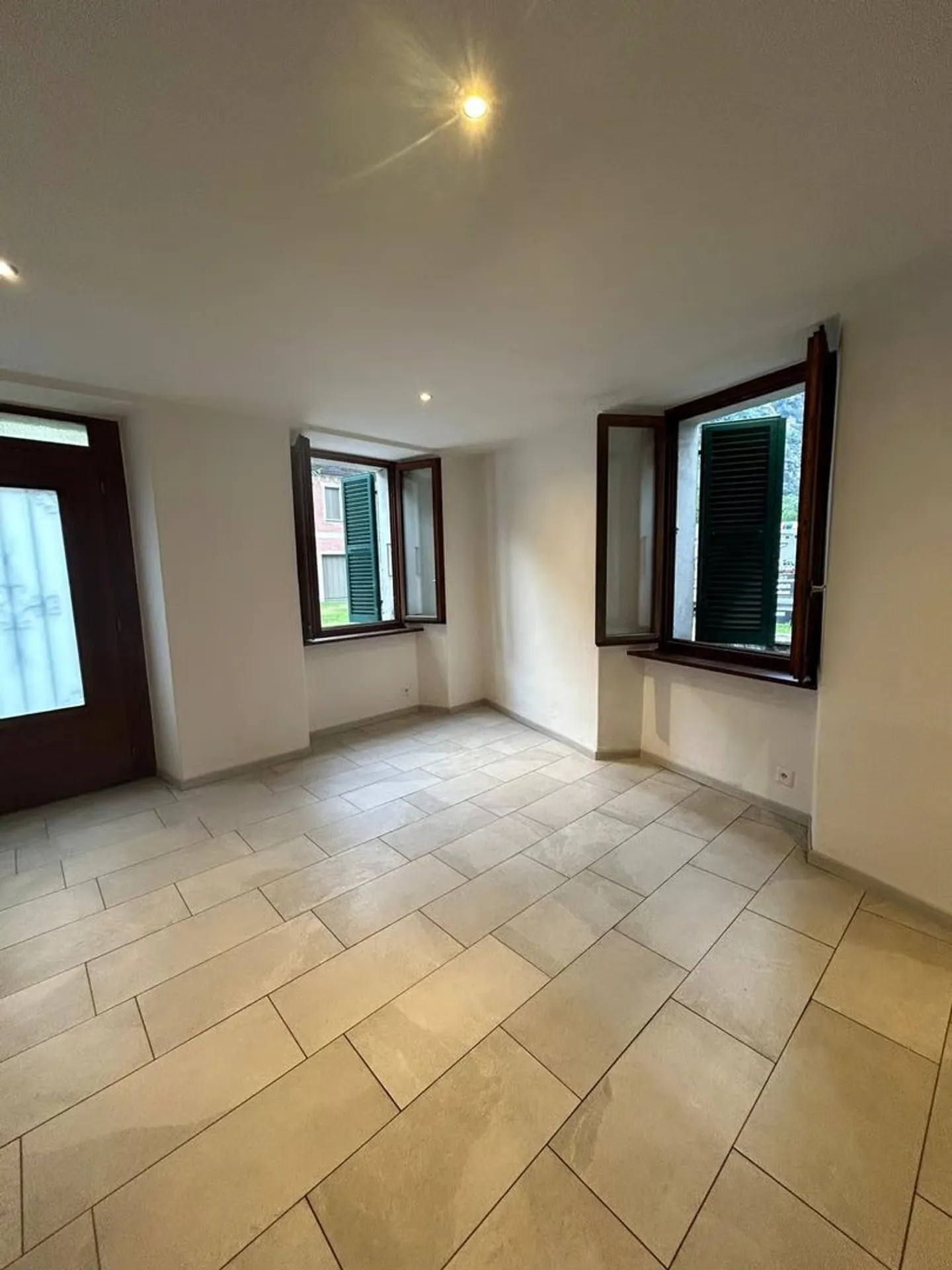 Renovated multi-family house with 3 apartments in the center of Cevio - Photo 15 of 24