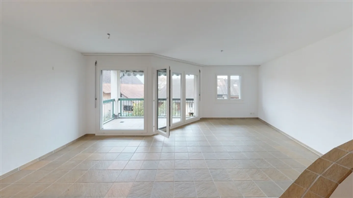 Spacious Maisonette Apartment for Rent in Dürnten - Photo 3 of 11