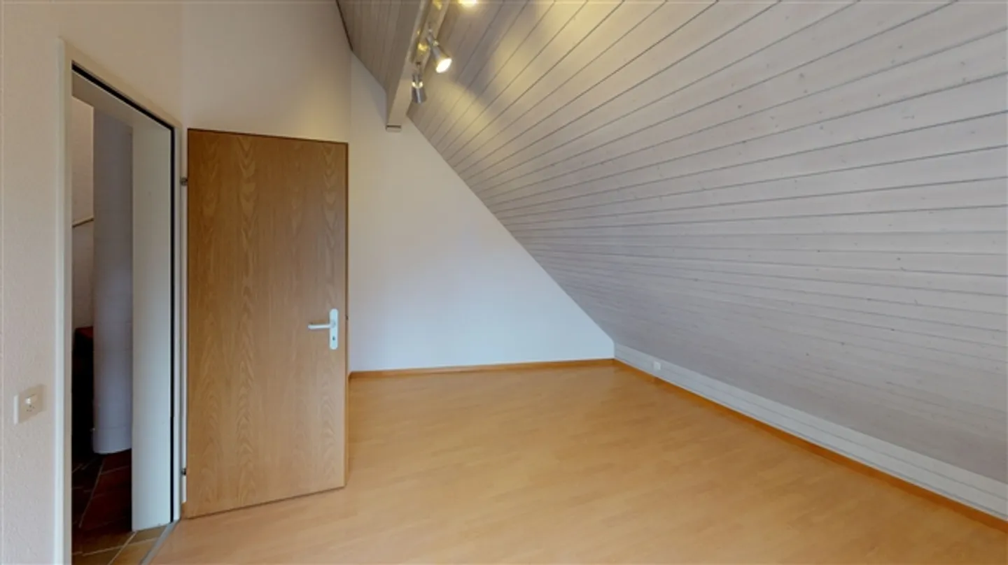 Spacious Maisonette Apartment for Rent in Dürnten - Photo 9 of 11