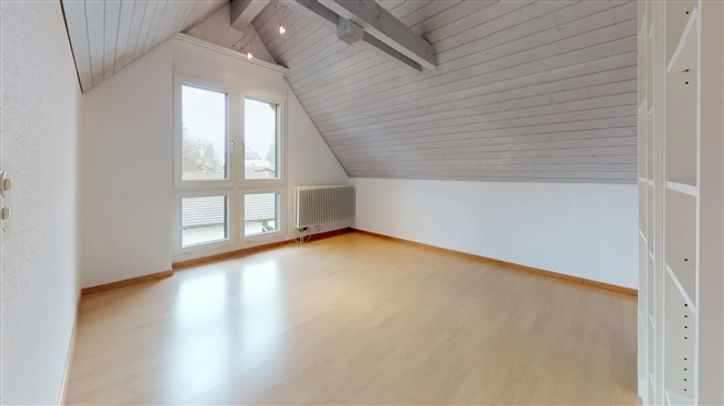 Spacious Maisonette Apartment for Rent in Dürnten - Photo 10 of 11