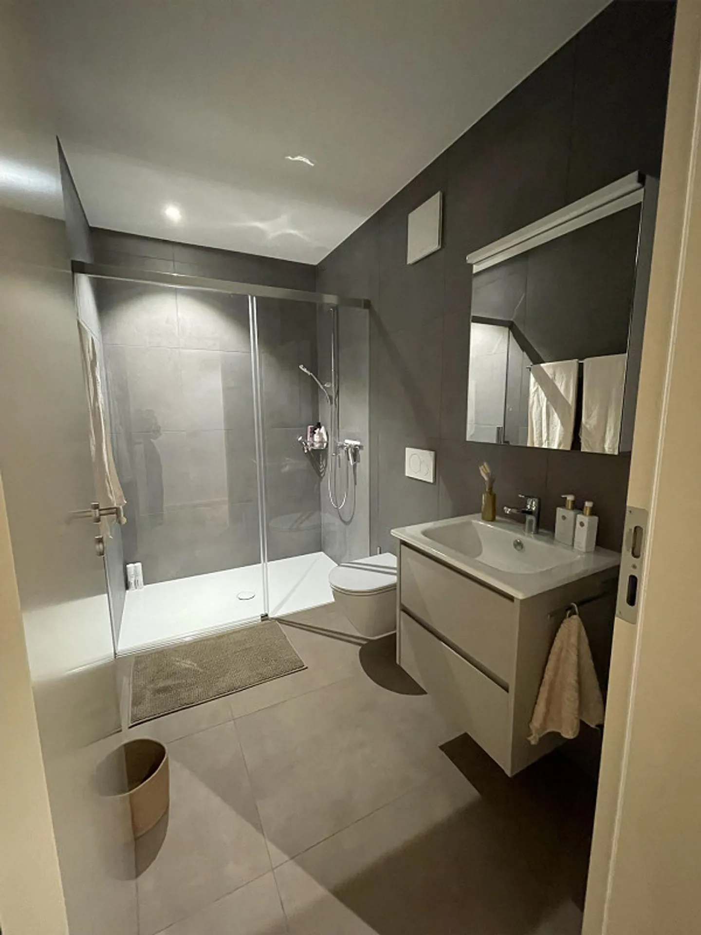 Central New Building - Photo 5 of 12