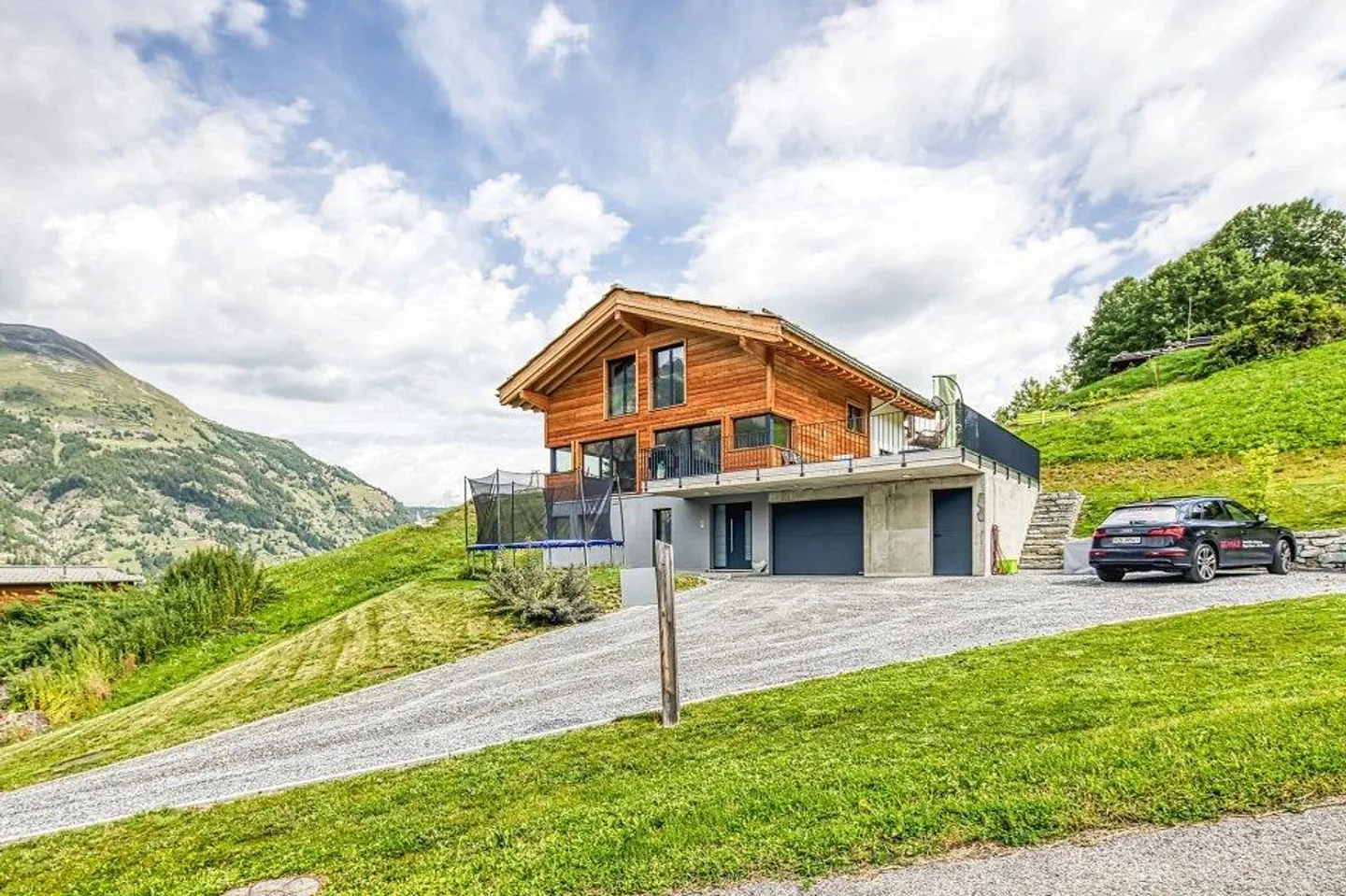 Lassen Sie sich von diesem stilvollen Einfamilienhaus begeistern! - Foto 7 von 13