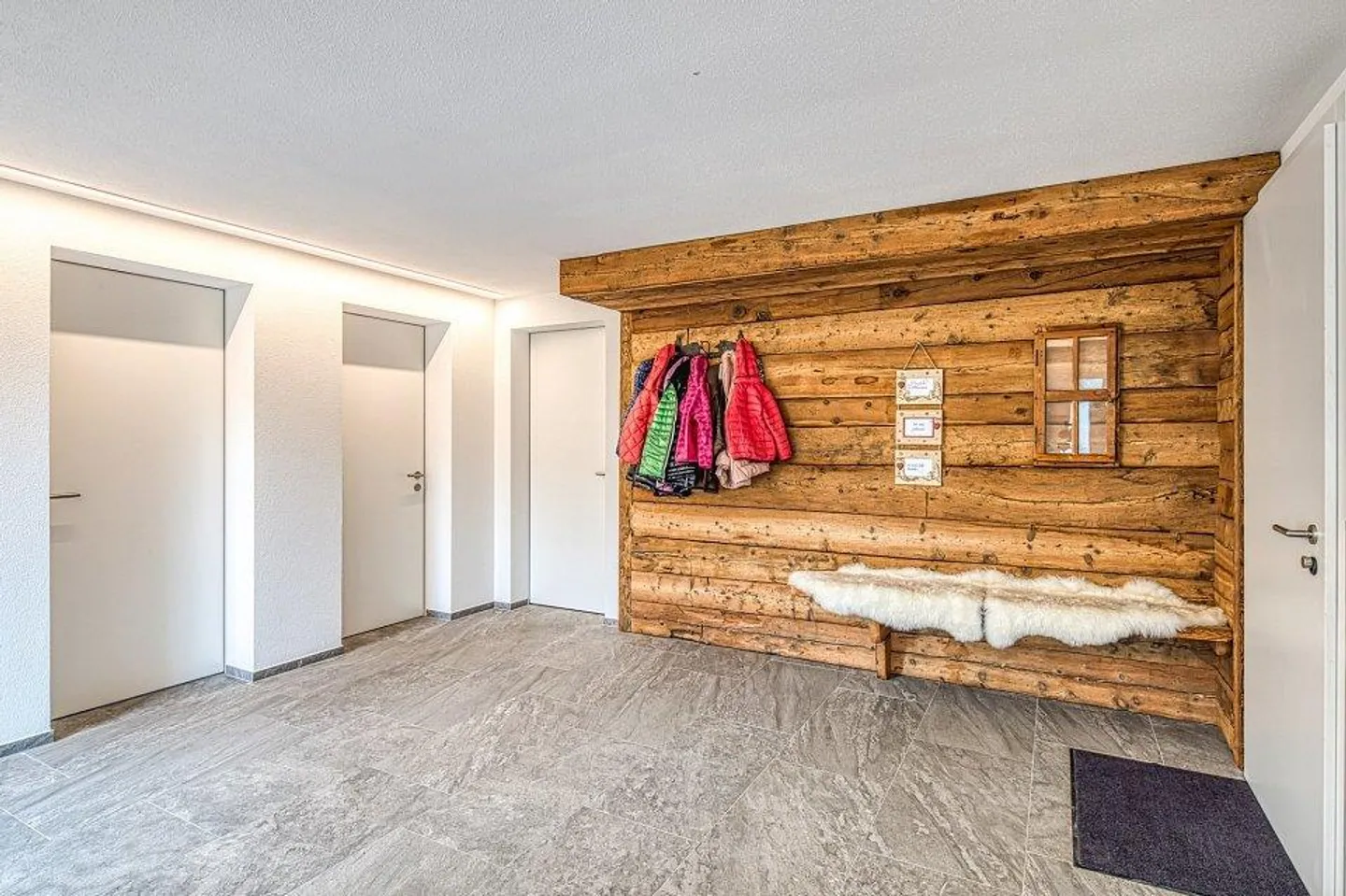 Lassen Sie sich von diesem stilvollen Einfamilienhaus begeistern! - Foto 10 von 13