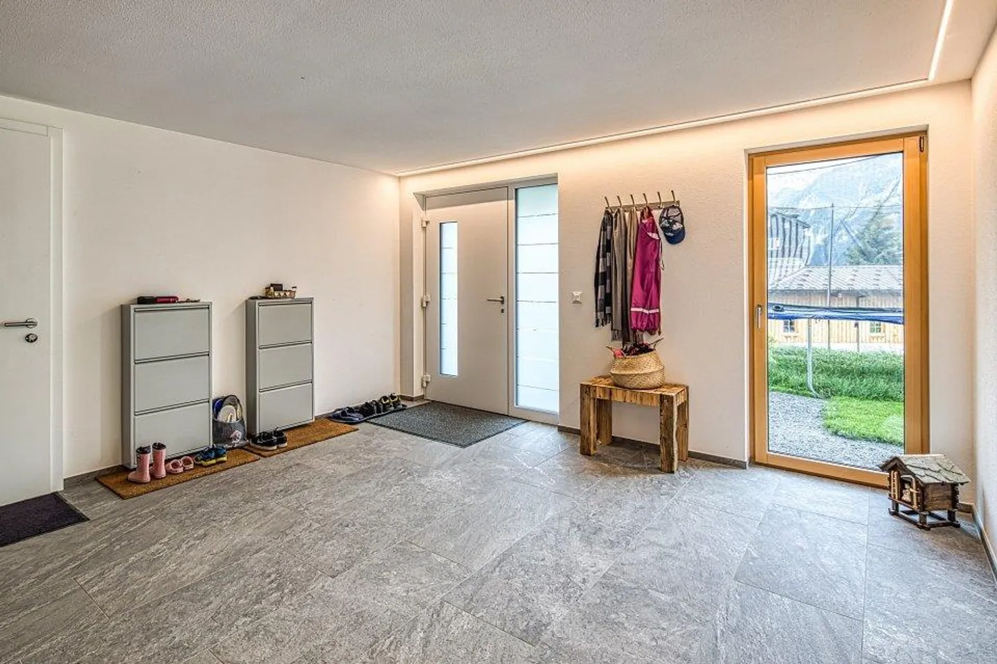 Lassen Sie sich von diesem stilvollen Einfamilienhaus begeistern! - Foto 11 von 13