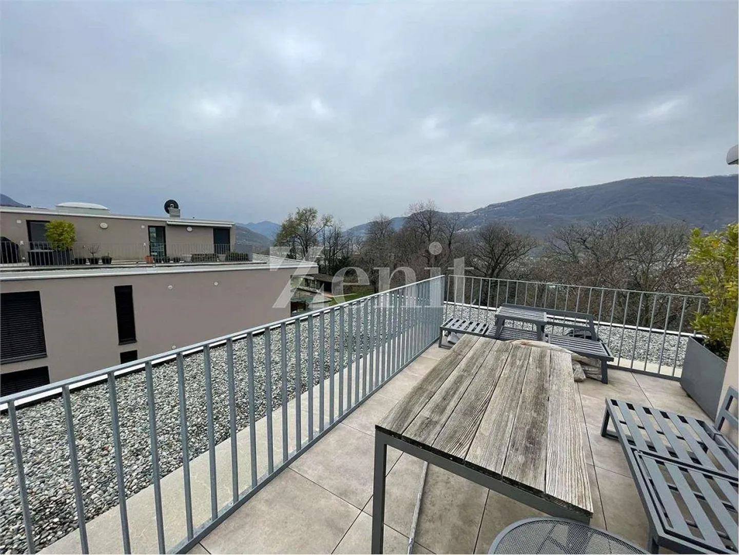 Cureglia, Vendesi attico 5.5 locali - Foto 1 di 13