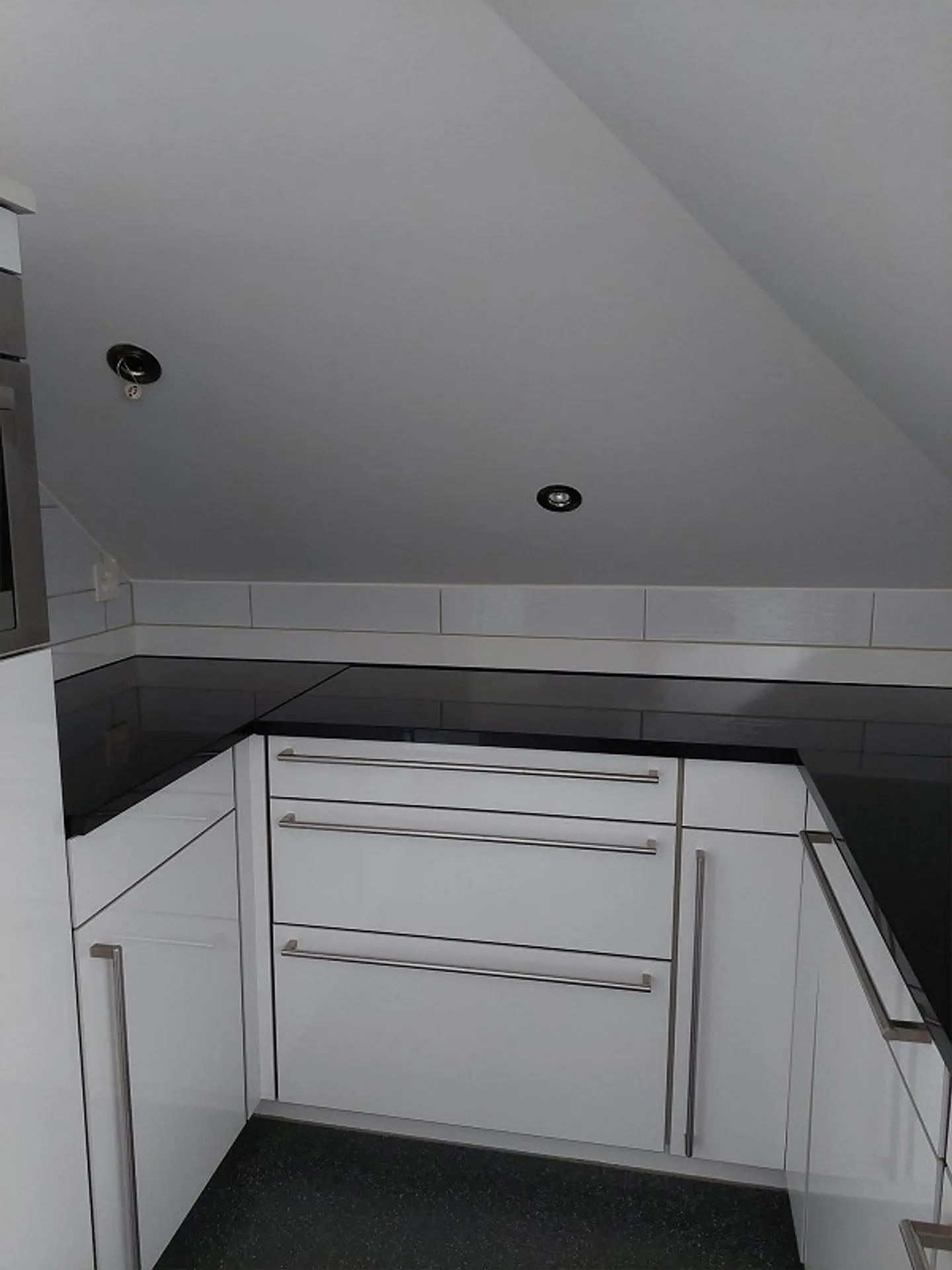 1 1/2 room attic apartment built to high and modern standards - Photo 20 of 29