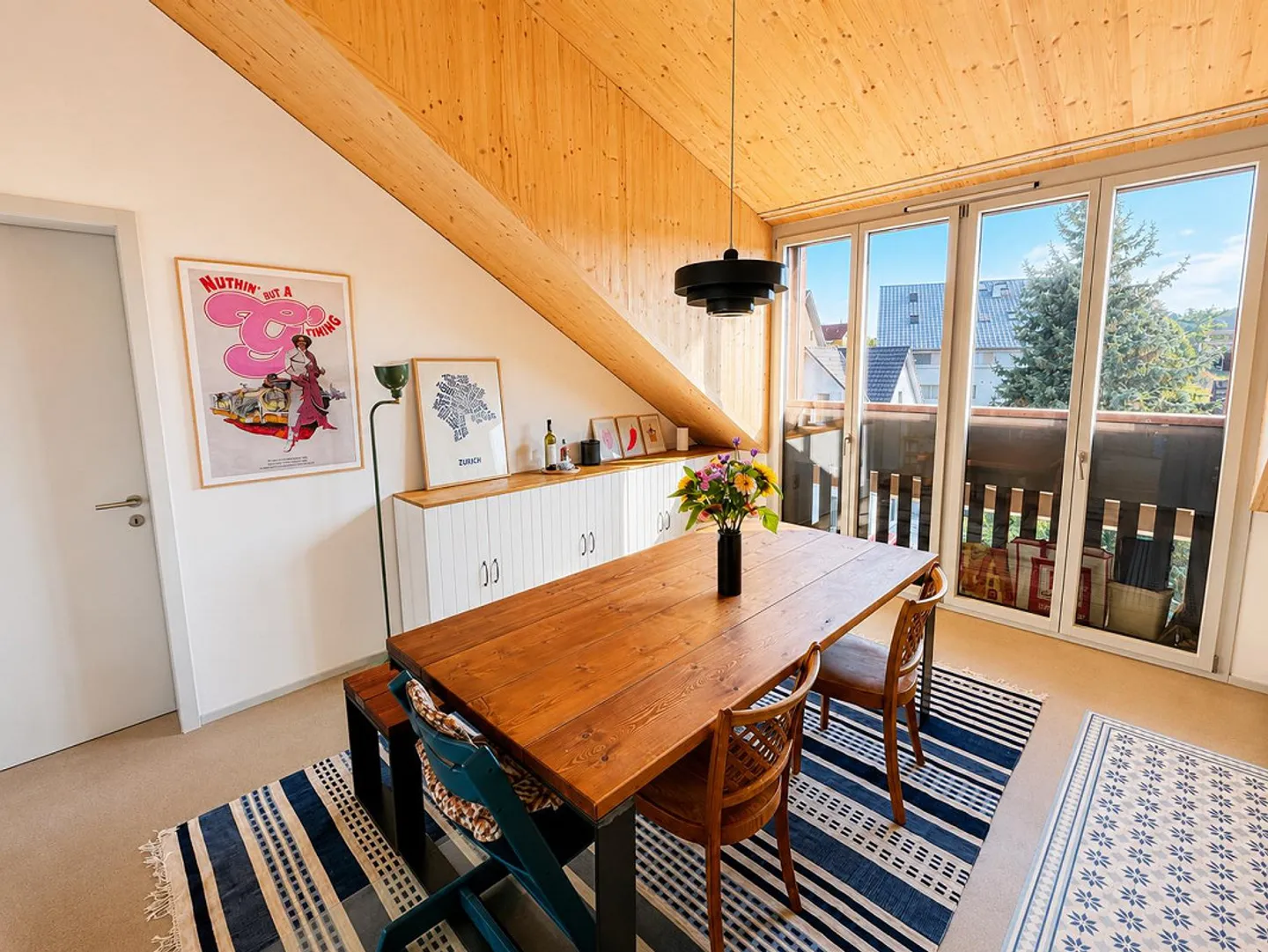 Moderne 4.5-Zimmer-Penthouse mit Aussicht - Foto 2 von 18