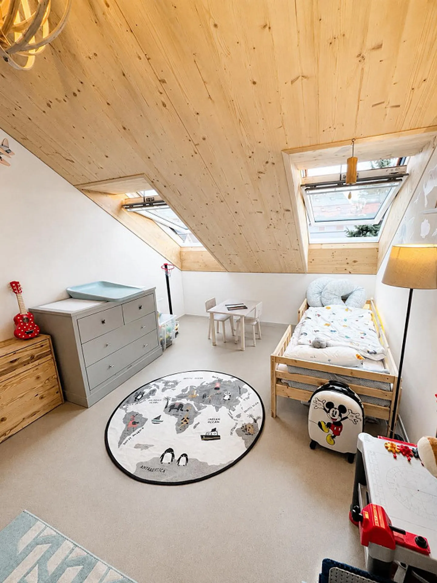 Moderne 4.5-Zimmer-Penthouse mit Aussicht - Foto 8 von 18