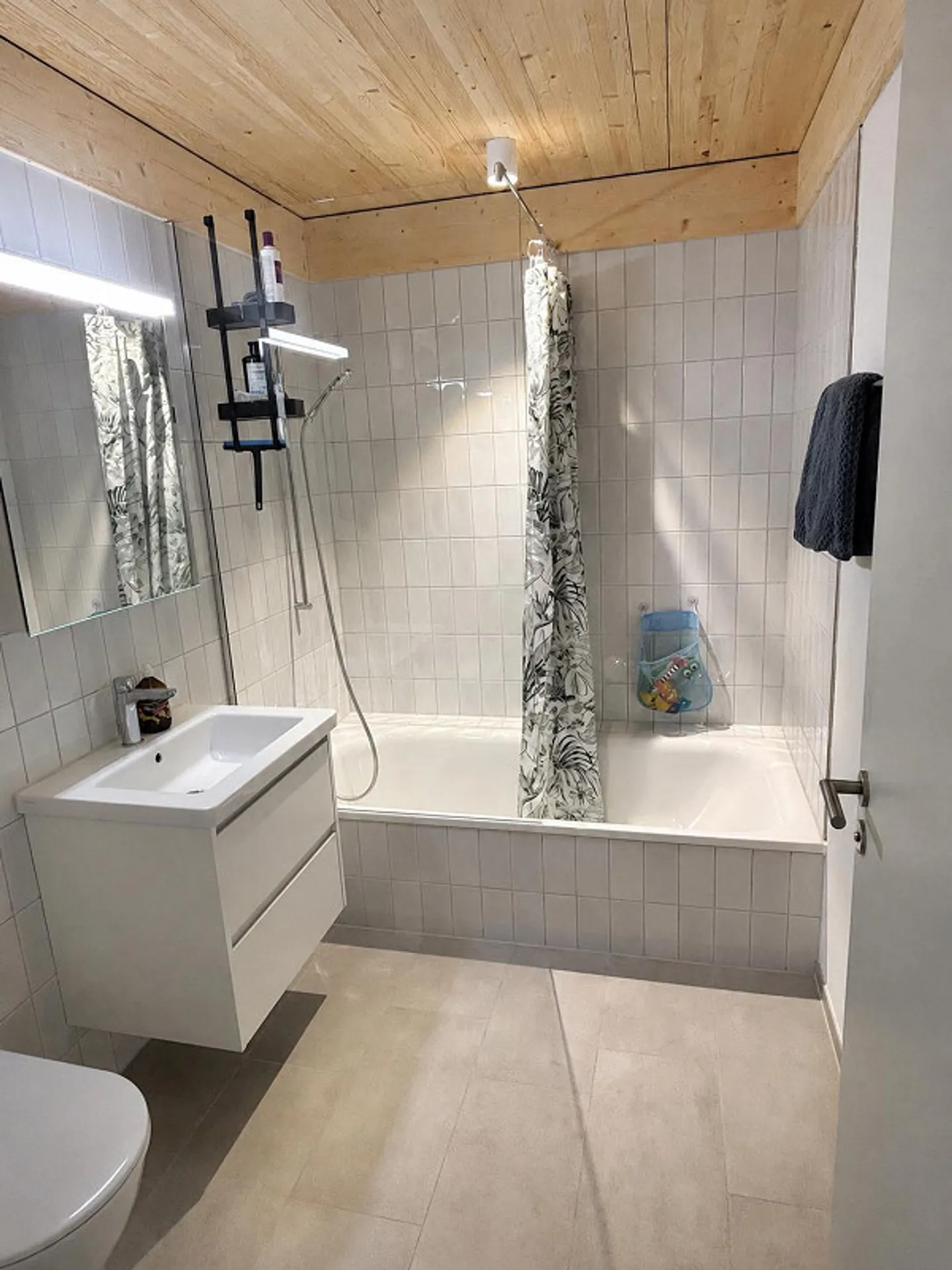 Moderne 4.5-Zimmer-Penthouse mit Aussicht - Foto 11 von 18