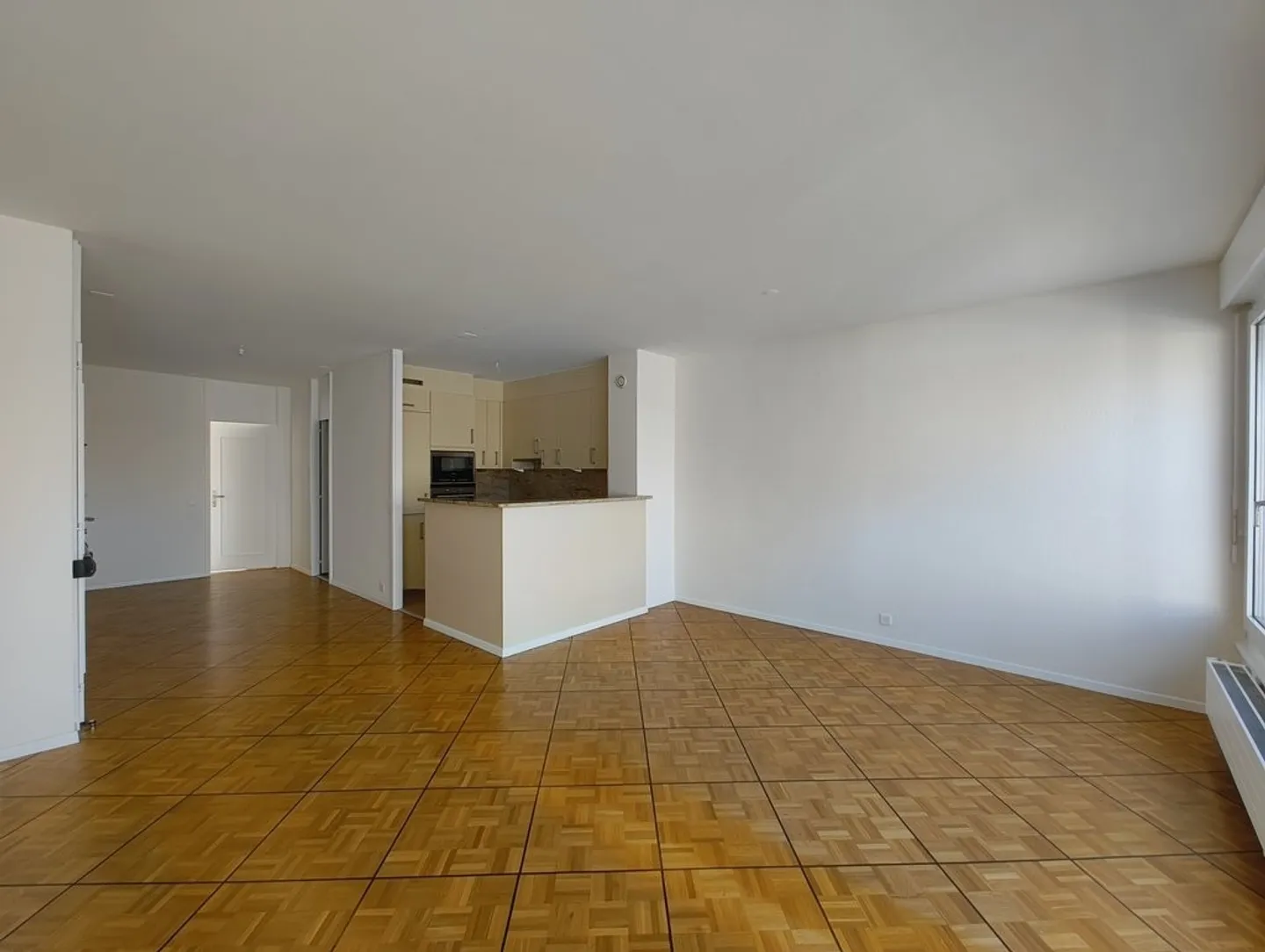 Charmant appartement traversant en attique, avec 2 terrasses - Photo 5 sur 12