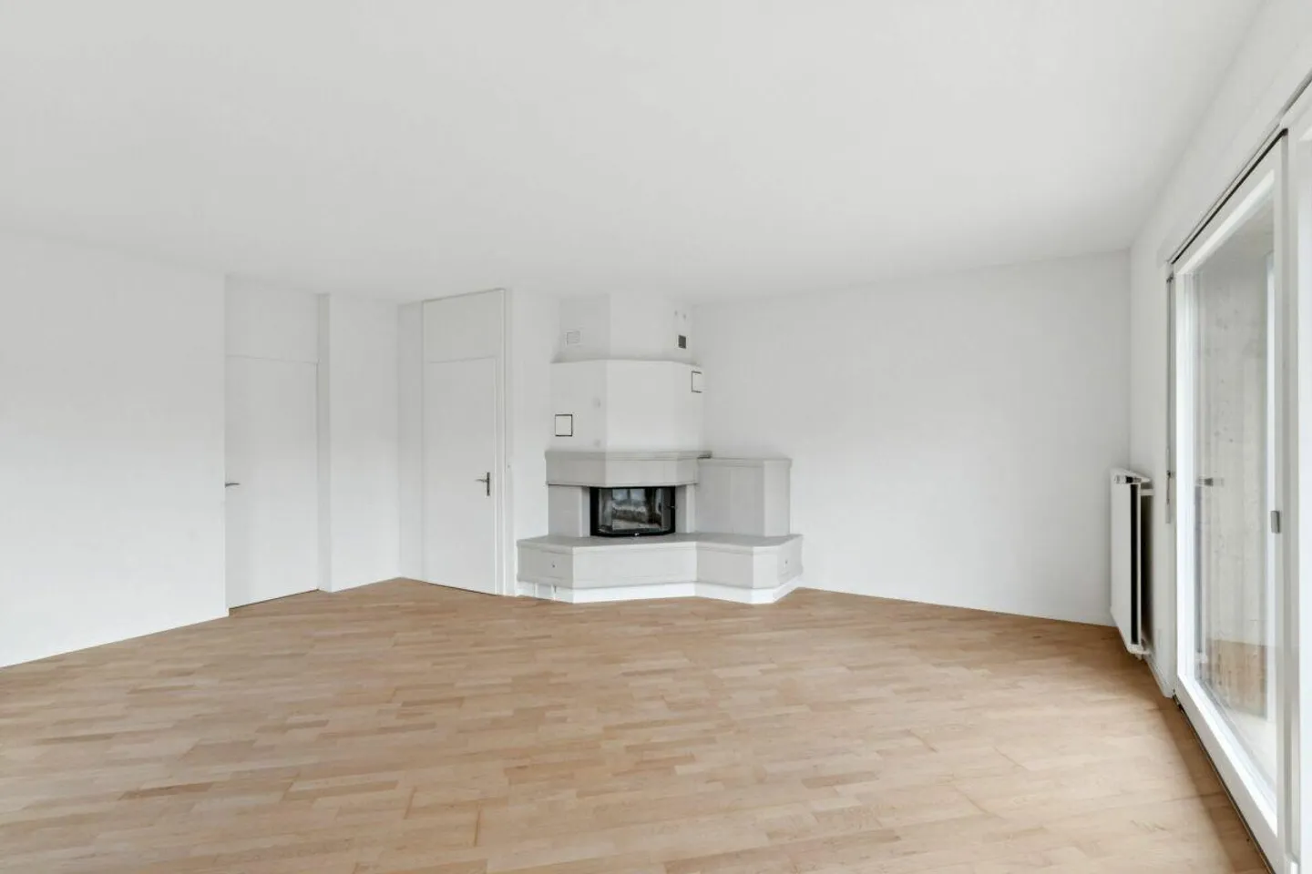 Ampia casa unifamiliare con panorama, giardino e tanto spazio per svilupparsi - Foto 3 di 15