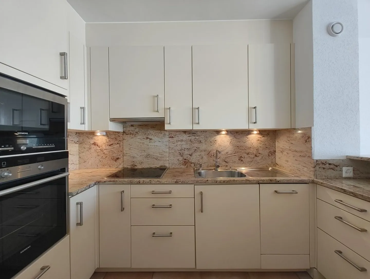 Charmant appartement traversant en attique, avec 2 terrasses - Photo 6 sur 12