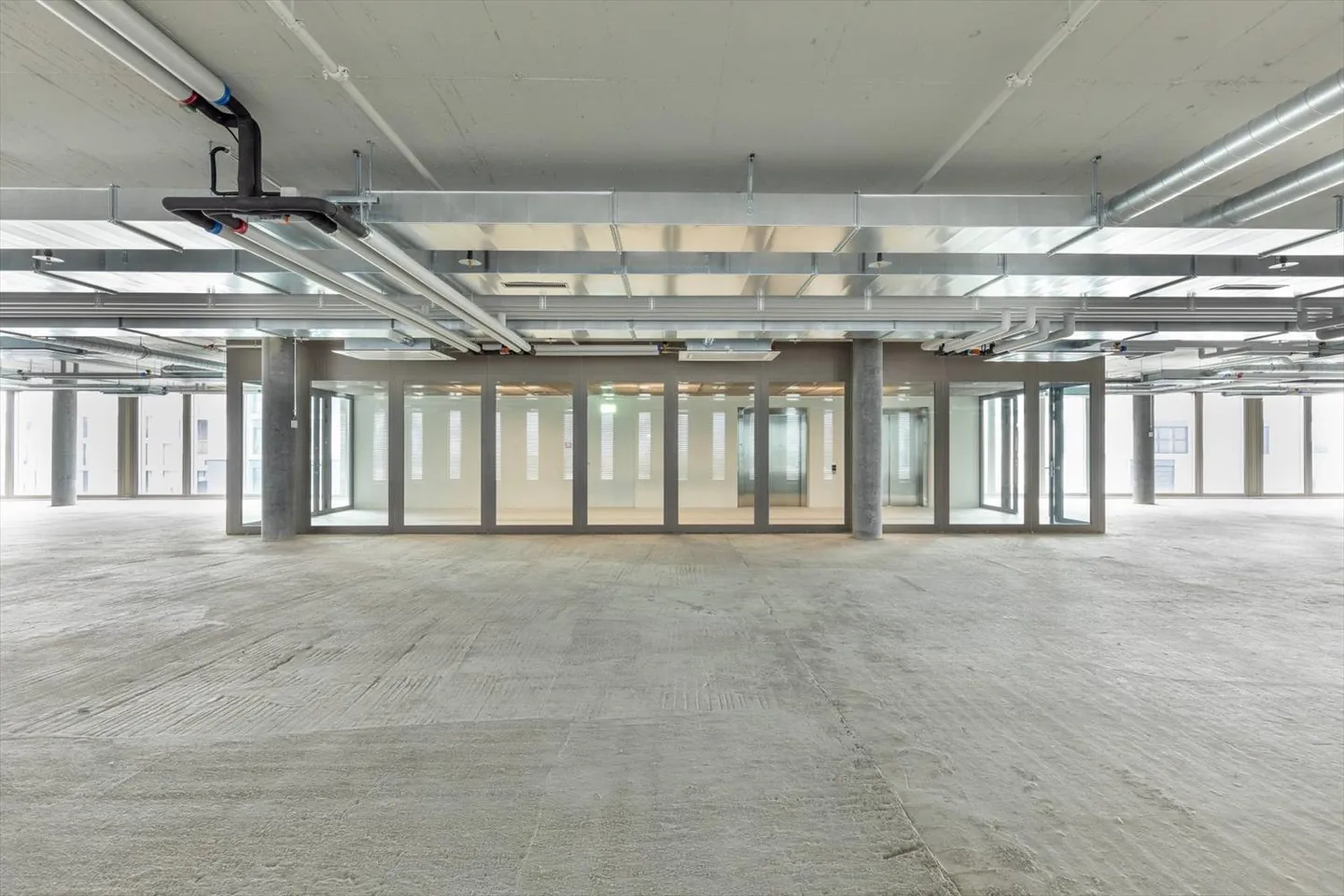 Magnifiques bureaux divisibles dans un quartier dynamique - Photo 8 sur 13