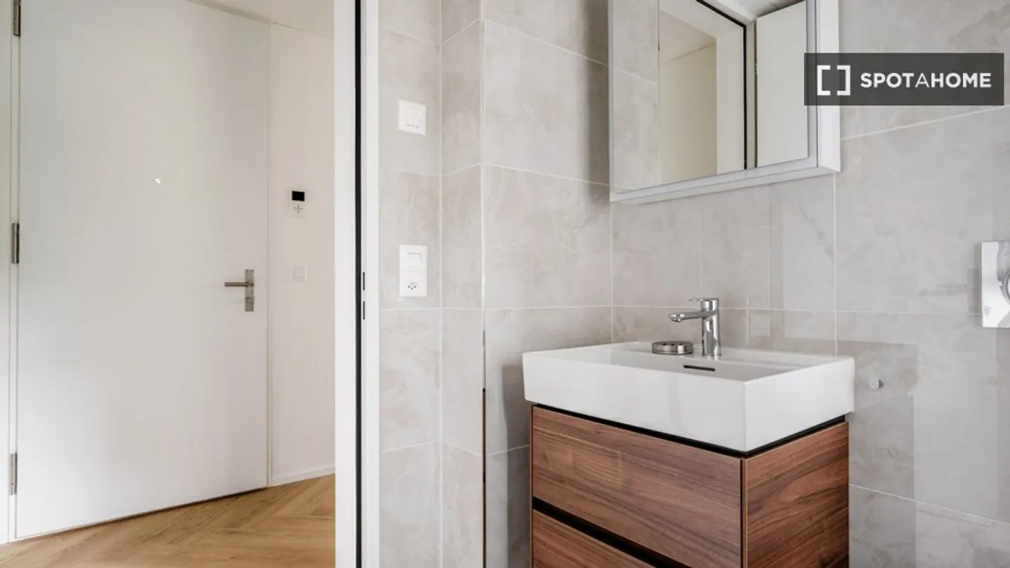 Découvrez, visitez et louez votre nouveau chez-vous en ligne en toute confiance. - Photo 11 sur 14