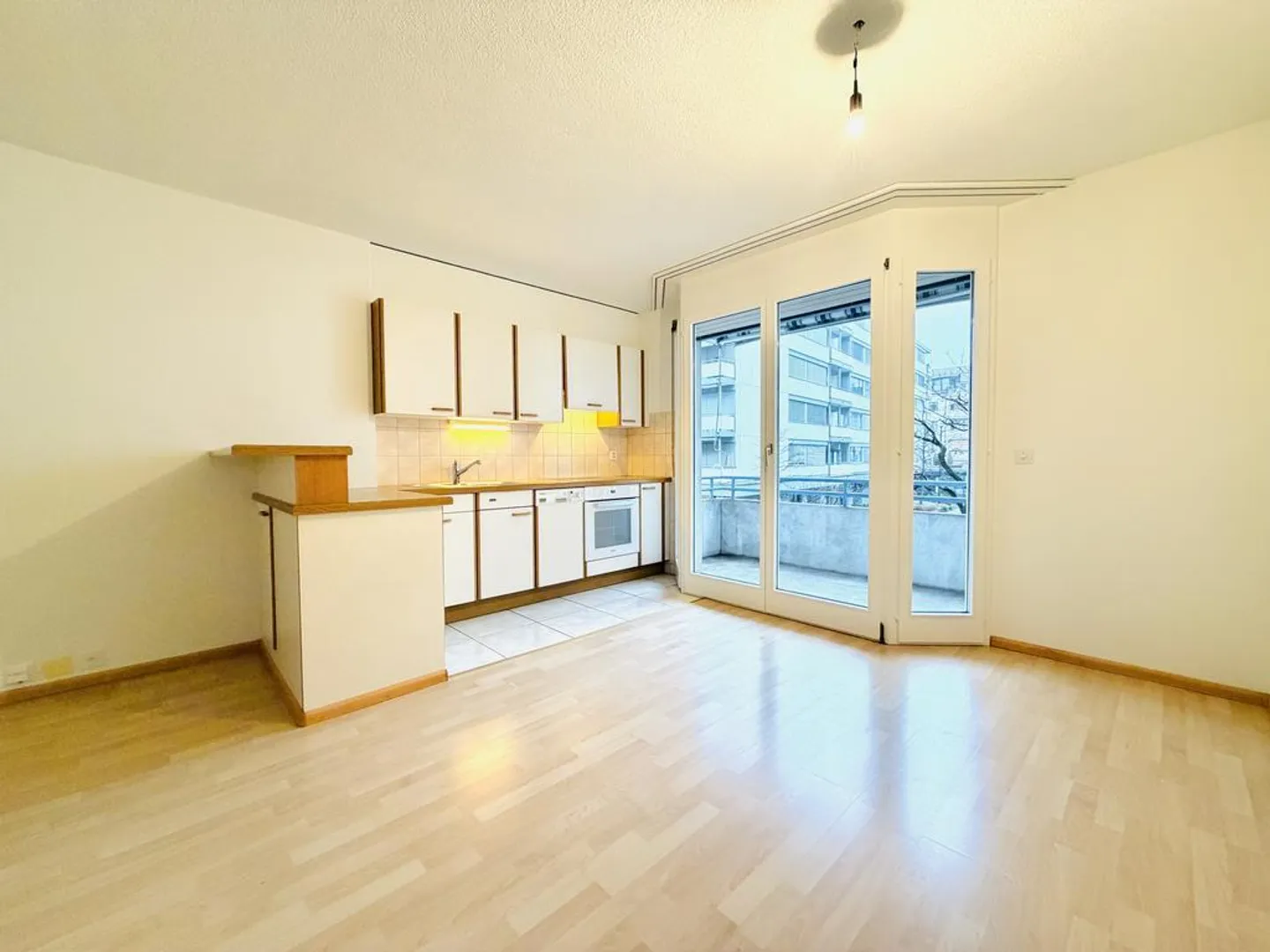 Charming apartment with balcony to a quiet courtyard - Photo 2 of 8