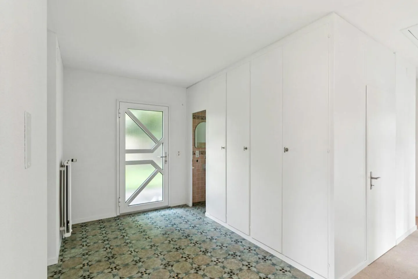 Ampia casa unifamiliare con panorama, giardino e tanto spazio per svilupparsi - Foto 6 di 15