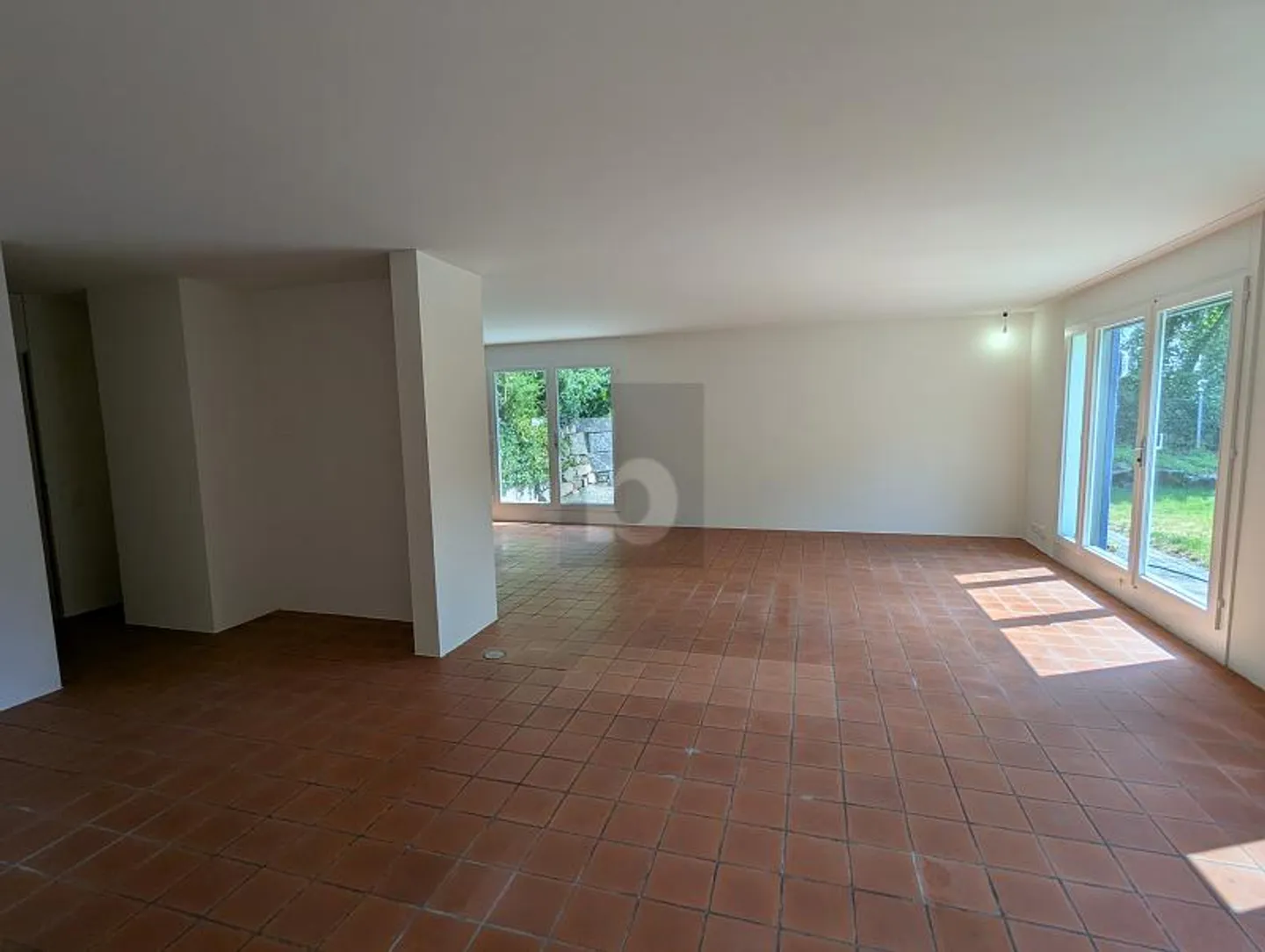 Appartamento in vendita - Foto 2 di 6