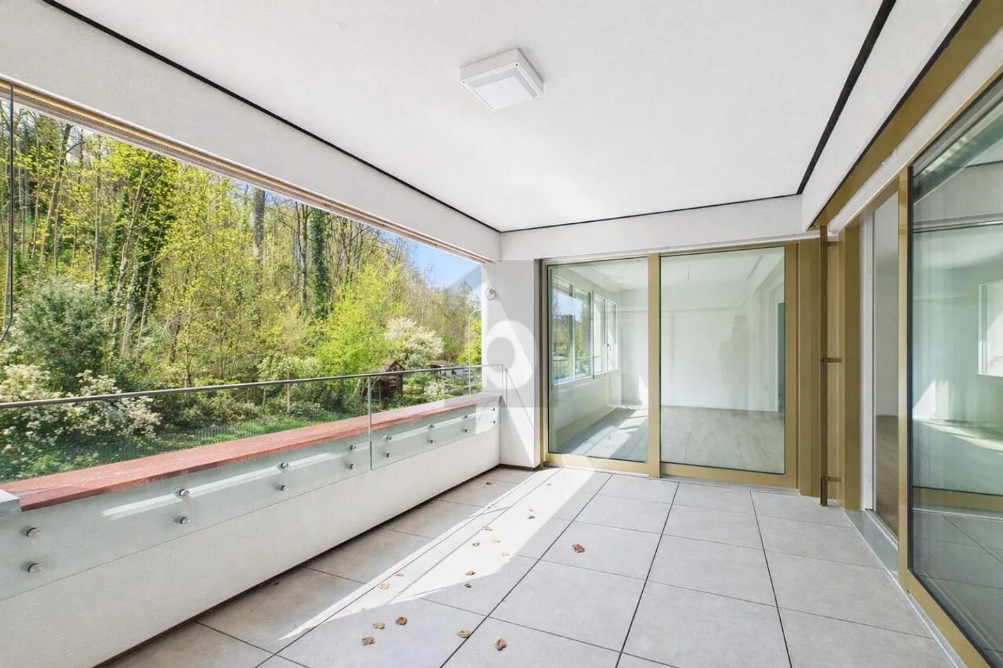 Stilvolle Wohnung mit zwei Balkonen - Foto 2 von 6