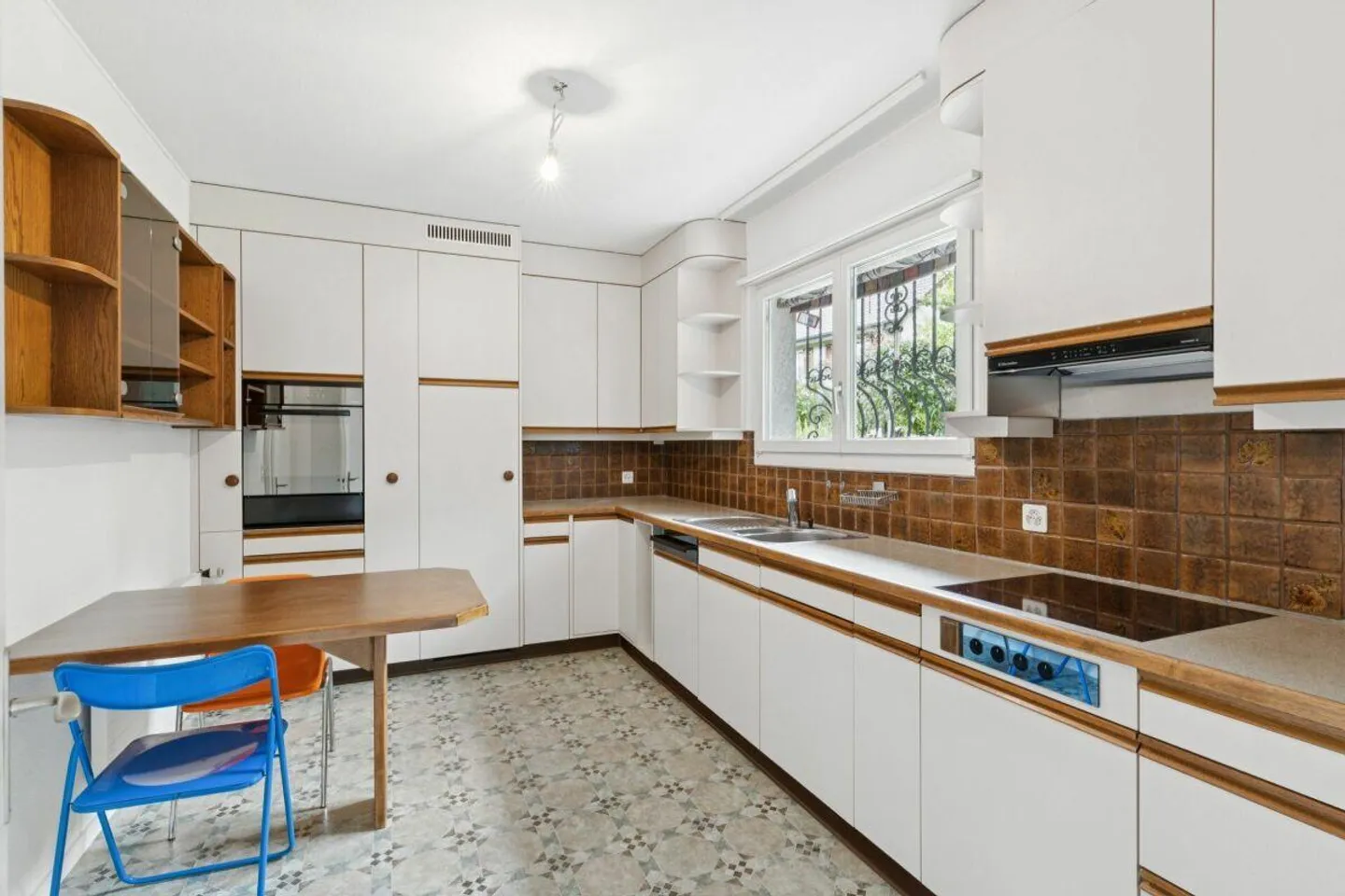Ampia casa unifamiliare con panorama, giardino e tanto spazio per svilupparsi - Foto 7 di 15