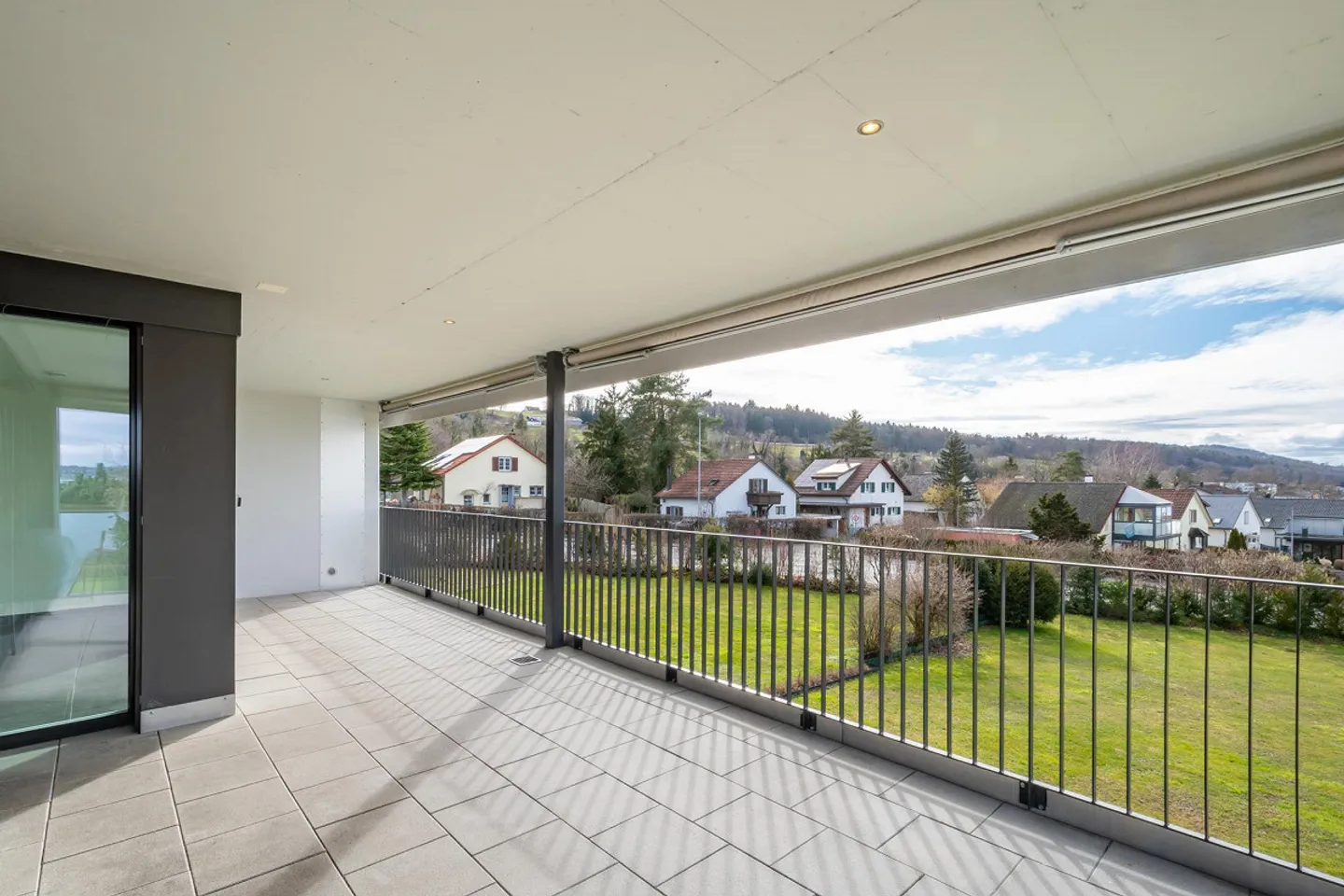 Attractive apartment with a breathtaking view - Photo 6 of 17