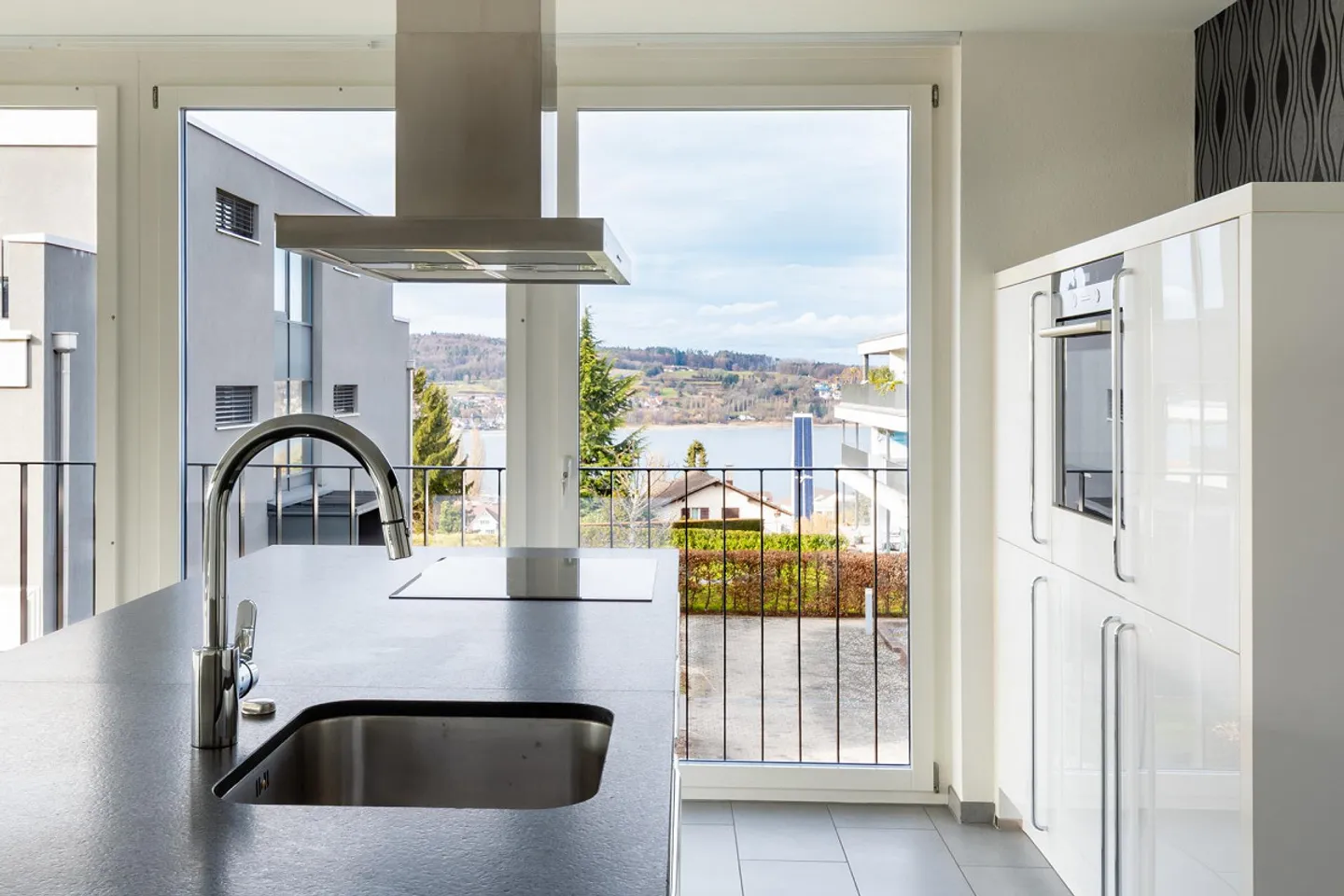 Attractive apartment with a breathtaking view - Photo 9 of 17