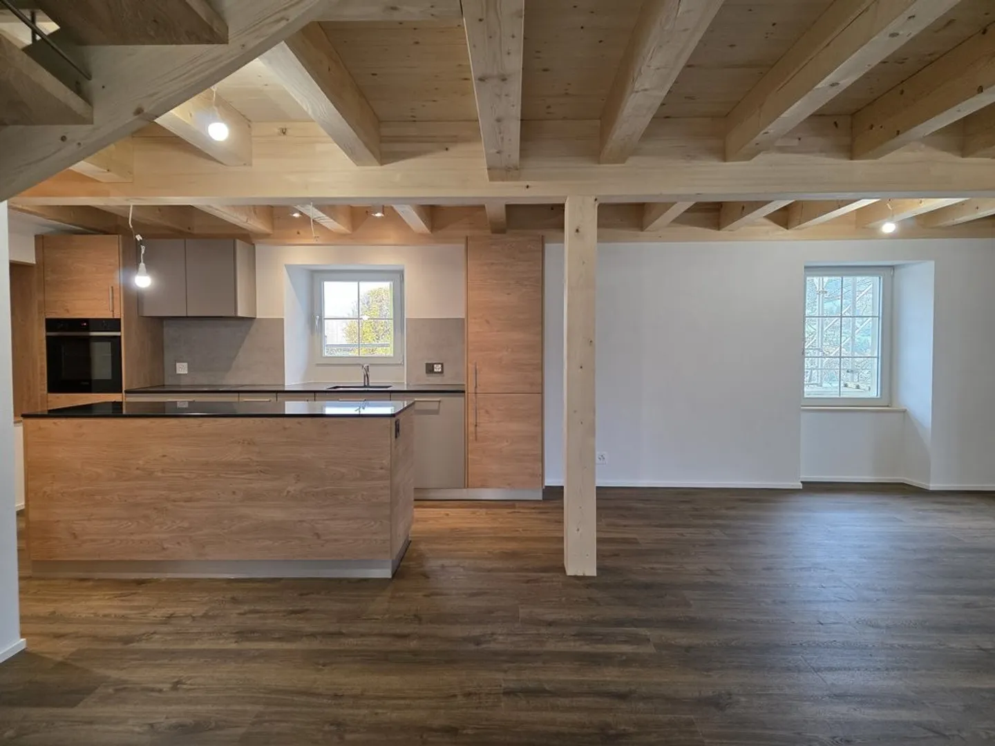 Neue 5.5-Zimmer-Wohnung für CHF 2'790.-/Monat inkl. Nebenkosten - Foto 2 von 10