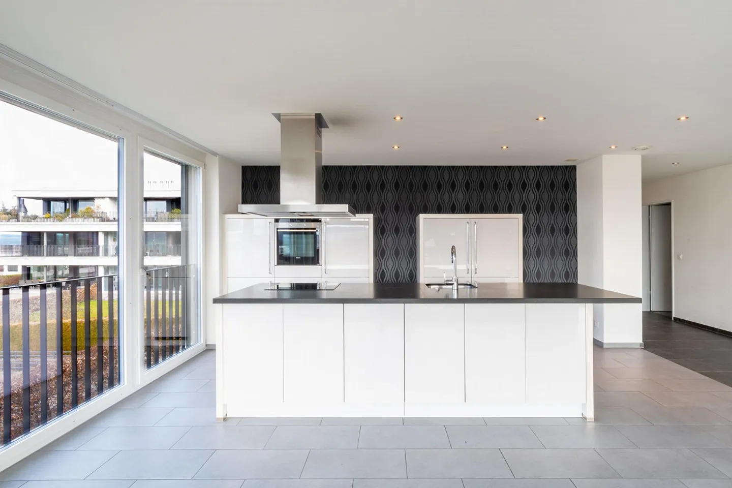 Attractive apartment with a breathtaking view - Photo 10 of 17