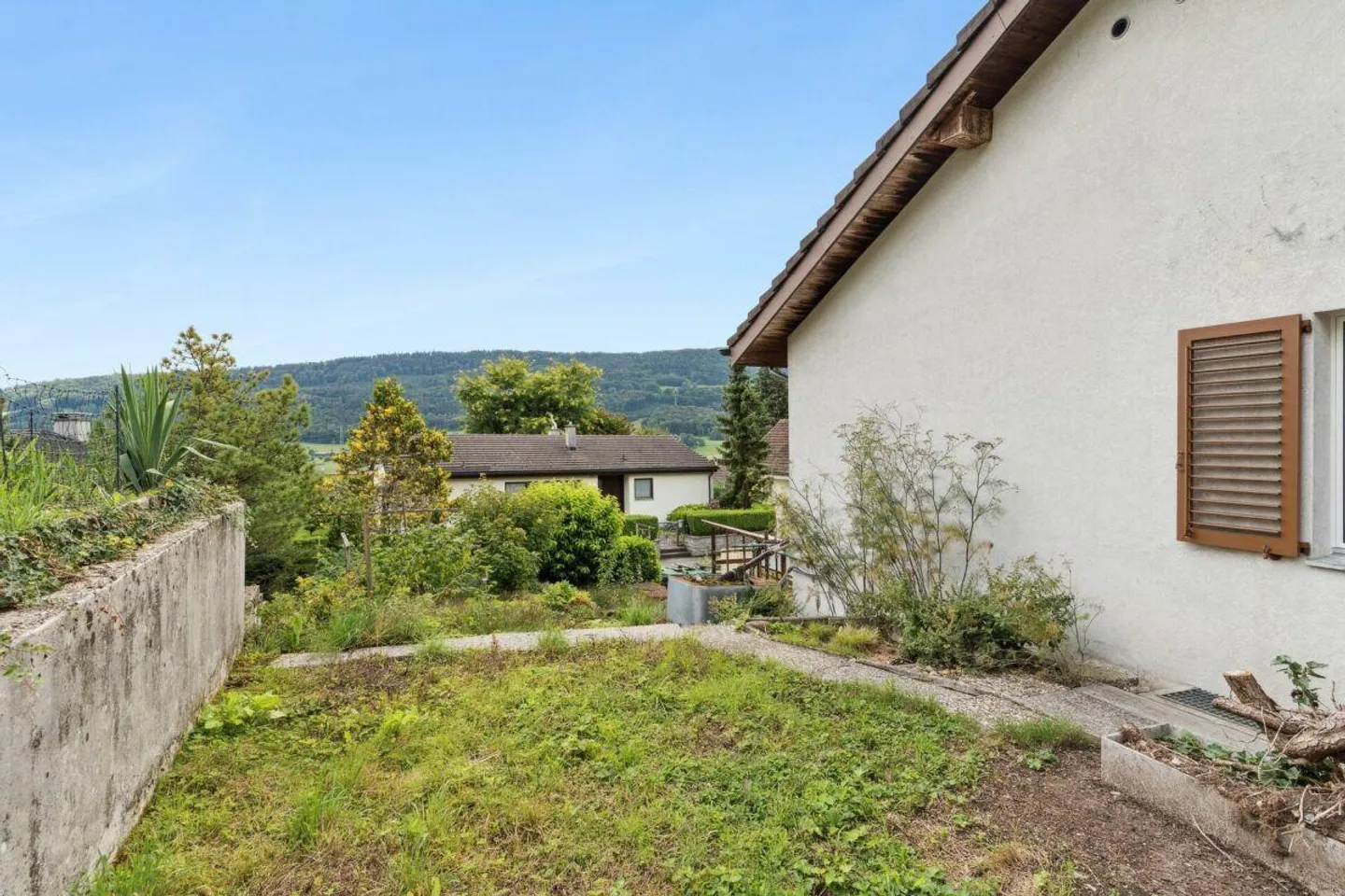 Ampia casa unifamiliare con panorama, giardino e tanto spazio per svilupparsi - Foto 15 di 15