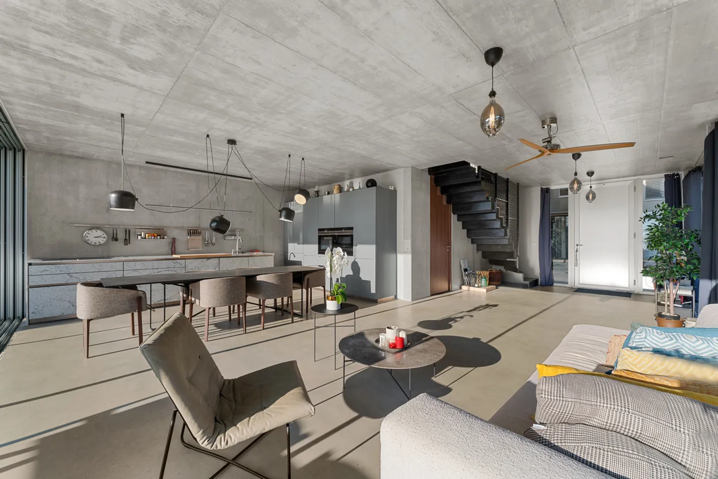 Vente en bloc de 2 maisons mitoyennes  – Vue imprenable  - Photo 1 sur 36