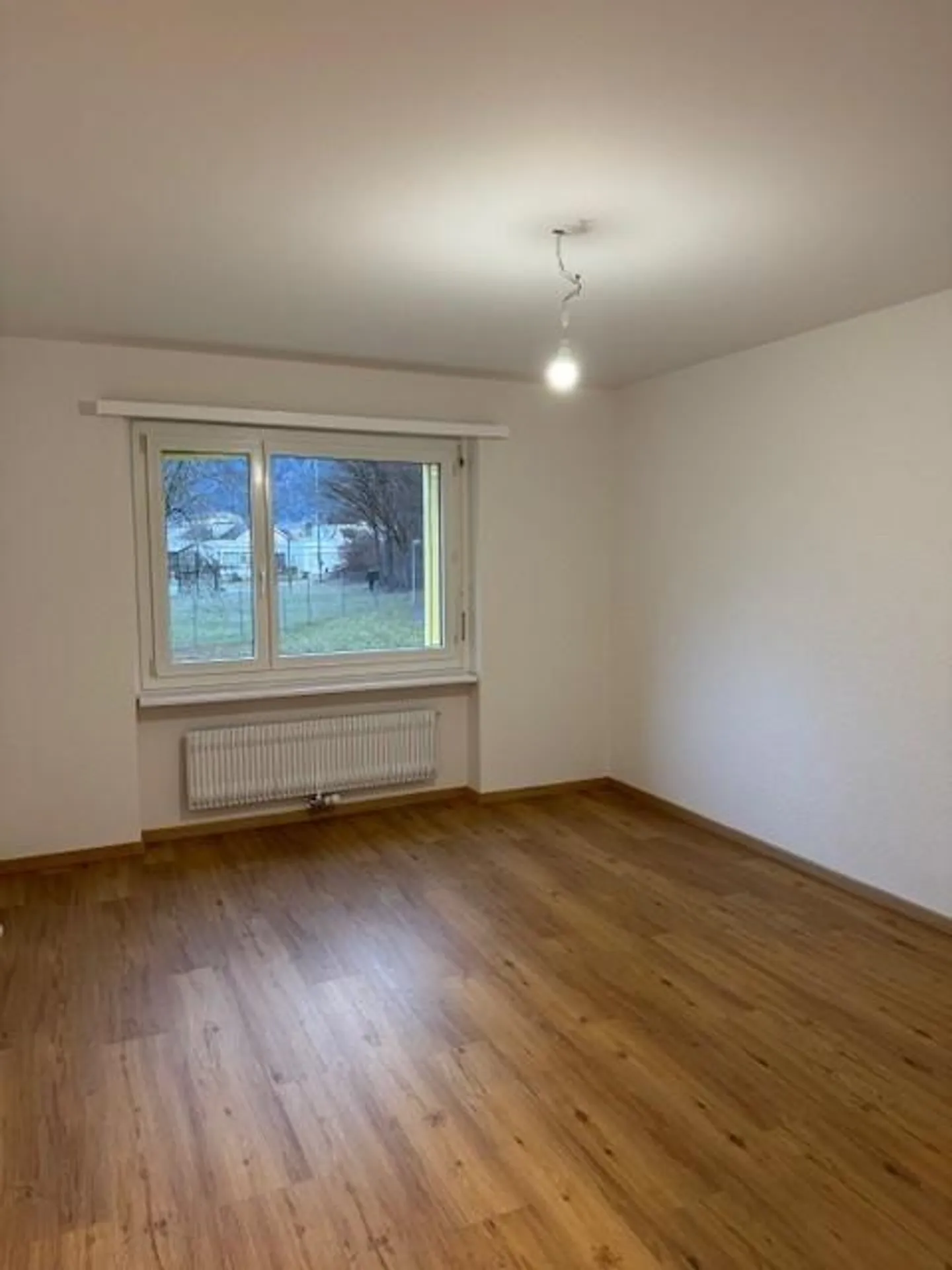 Friendly living with the family - Photo 4 of 7